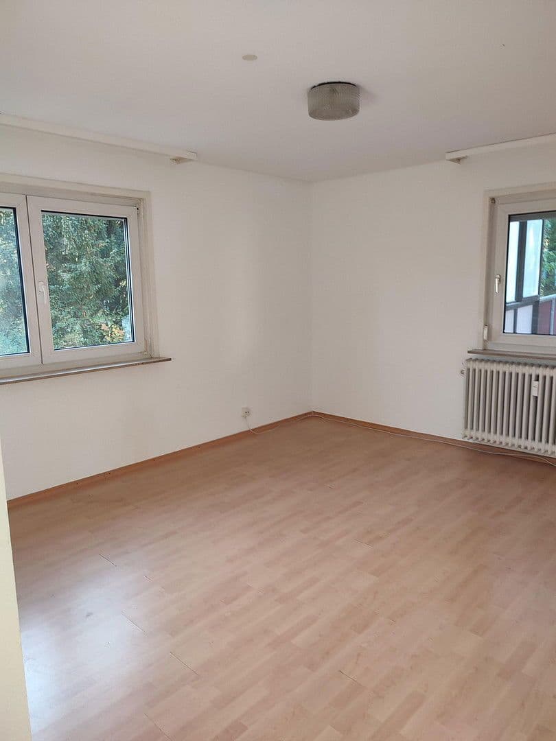 Prenájom bytu 2-izbový 80 m², Reutlingen, Bádensko-Wurttembersko Prenájom bytu 2-izbový 80 m², Reutlingen, Bádensko-Wurttembersko