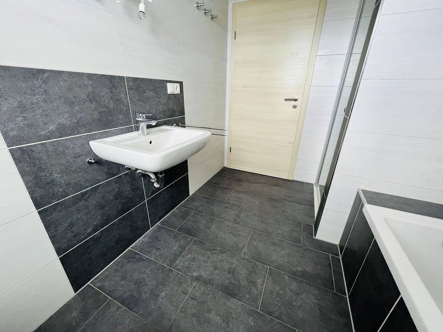 Prenájom bytu 3-izbový 99 m², Buchenstrasse 25 a, Andernach, Porýnie-Falcko Prenájom bytu 3-izbový 99 m², Buchenstrasse 25 a, Andernach, Porýnie-Falcko