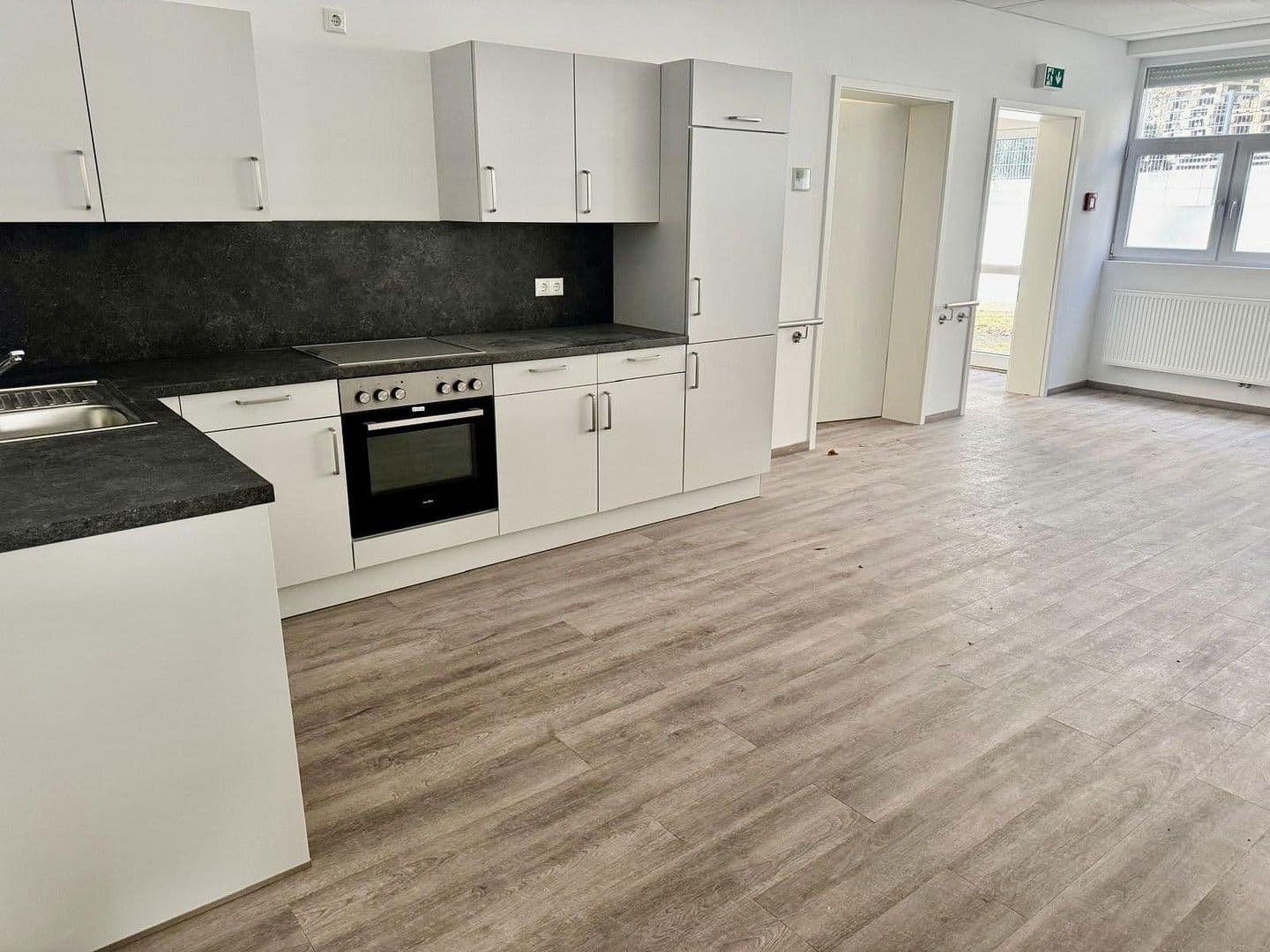 Predaj domu 7.645 m², pozemek 10.000 m², Nidda, Hesensko Predaj domu 7.645 m², pozemek 10.000 m², Nidda, Hesensko