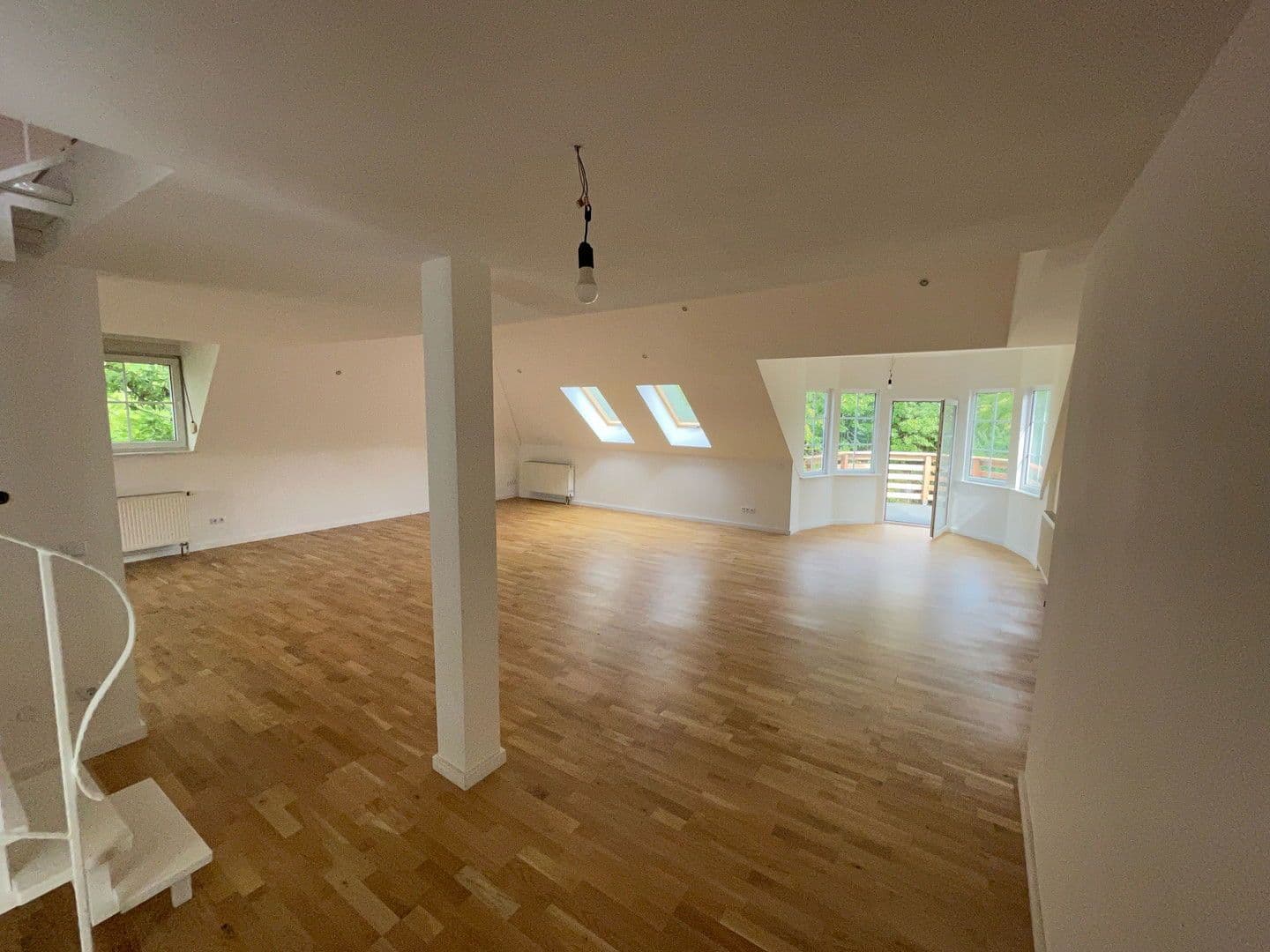 Prenájom bytu 4-izbový 193 m², Bergstraße 16, Carlsberg, Porýnie-Falcko Prenájom bytu 4-izbový 193 m², Bergstraße 16, Carlsberg, Porýnie-Falcko