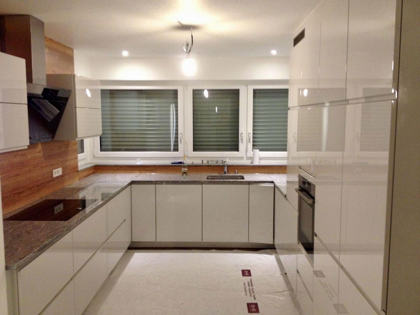 Prenájom bytu 4-izbový 120 m², Heilbronn, Bádensko-Wurttembersko Prenájom bytu 4-izbový 120 m², Heilbronn, Bádensko-Wurttembersko