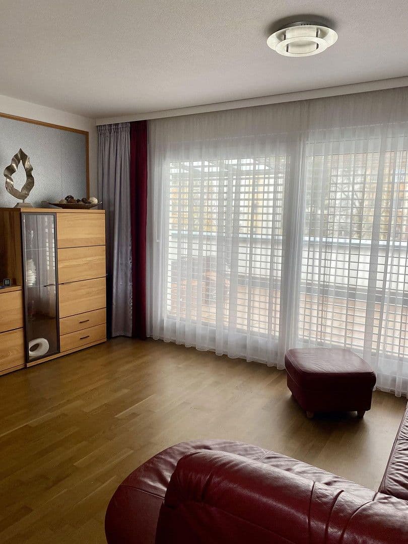 Prenájom bytu 4-izbový 120 m², Heilbronn, Bádensko-Wurttembersko Prenájom bytu 4-izbový 120 m², Heilbronn, Bádensko-Wurttembersko