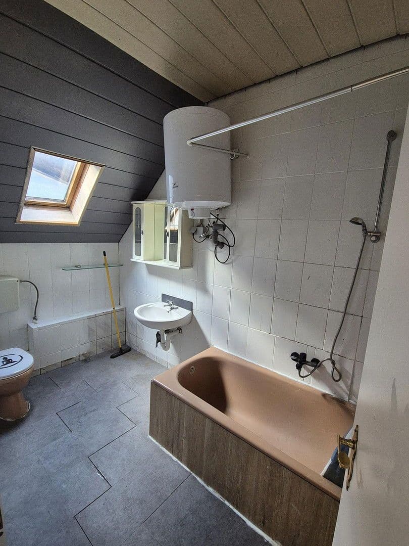 Prenájom bytu 4-izbový 90 m², Ebinger Straße 112/1, Burladingen, Bádensko-Wurttembersko Prenájom bytu 4-izbový 90 m², Ebinger Straße 112/1, Burladingen, Bádensko-Wurttembersko