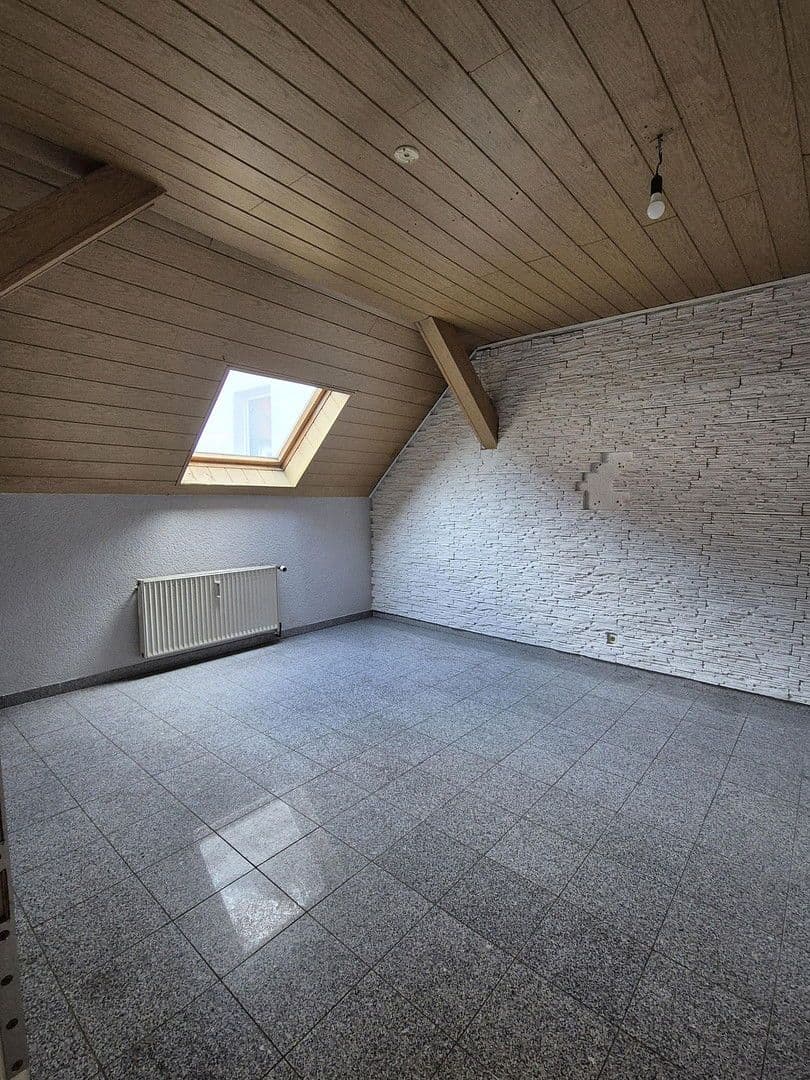 Prenájom bytu 4-izbový 90 m², Ebinger Straße 112/1, Burladingen, Bádensko-Wurttembersko Prenájom bytu 4-izbový 90 m², Ebinger Straße 112/1, Burladingen, Bádensko-Wurttembersko