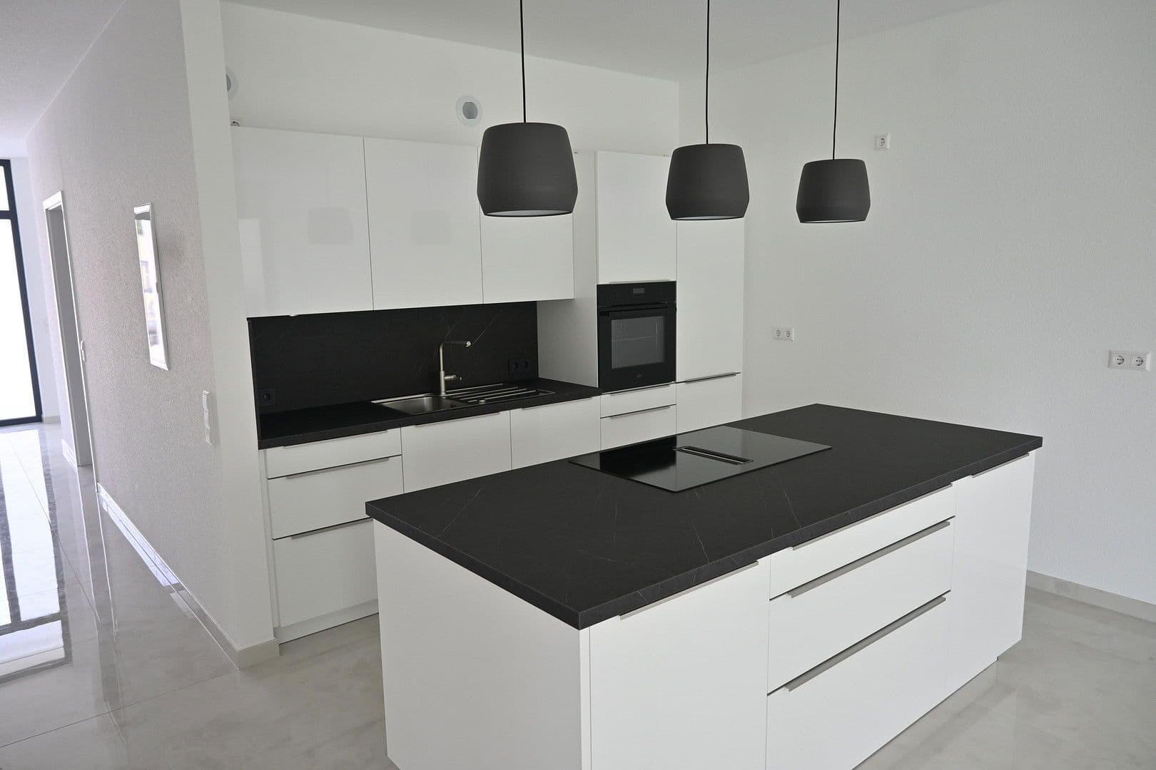 Prenájom bytu 3-izbový 127 m², Thomas-Schreiber-Weg 3, Bad Mergentheim, Bádensko-Wurttembersko Prenájom bytu 3-izbový 127 m², Thomas-Schreiber-Weg 3, Bad Mergentheim, Bádensko-Wurttembersko