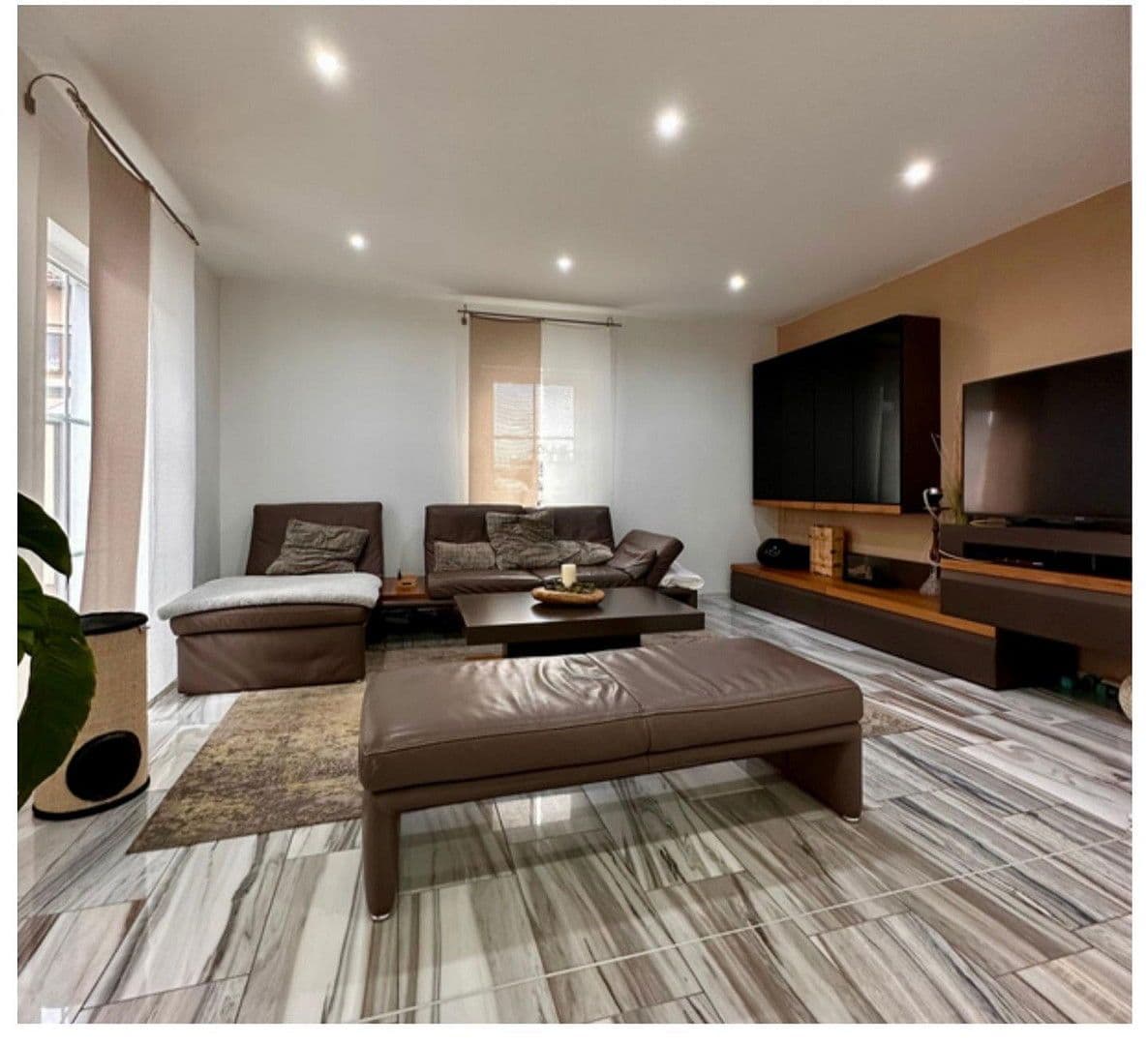 Predaj domu 170 m², pozemek 617 m², Erlangen, Bavorsko Predaj domu 170 m², pozemek 617 m², Erlangen, Bavorsko