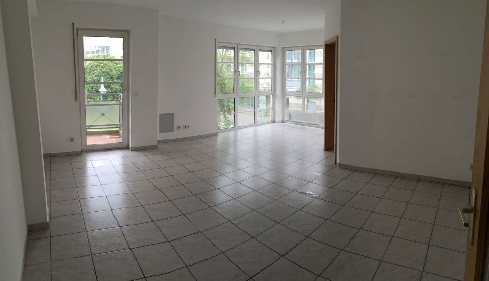 Prenájom bytu 3-izbový 83 m², Rüsselsheim am Main, Hesensko Prenájom bytu 3-izbový 83 m², Rüsselsheim am Main, Hesensko