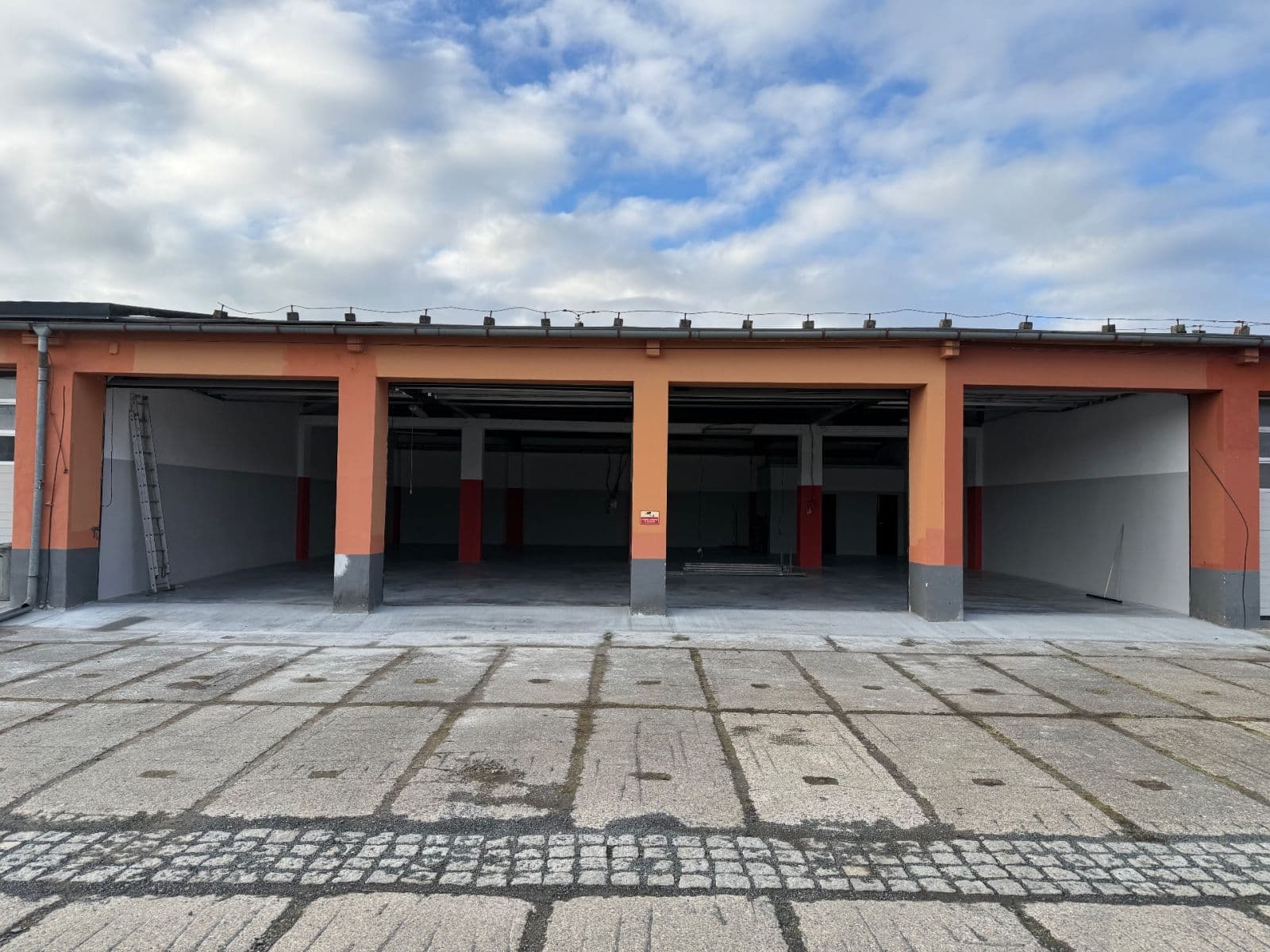 Prenájom garáže 340 m², Domažlice, Plzeňský kraj Prenájom garáže 340 m², Domažlice, Plzeňský kraj