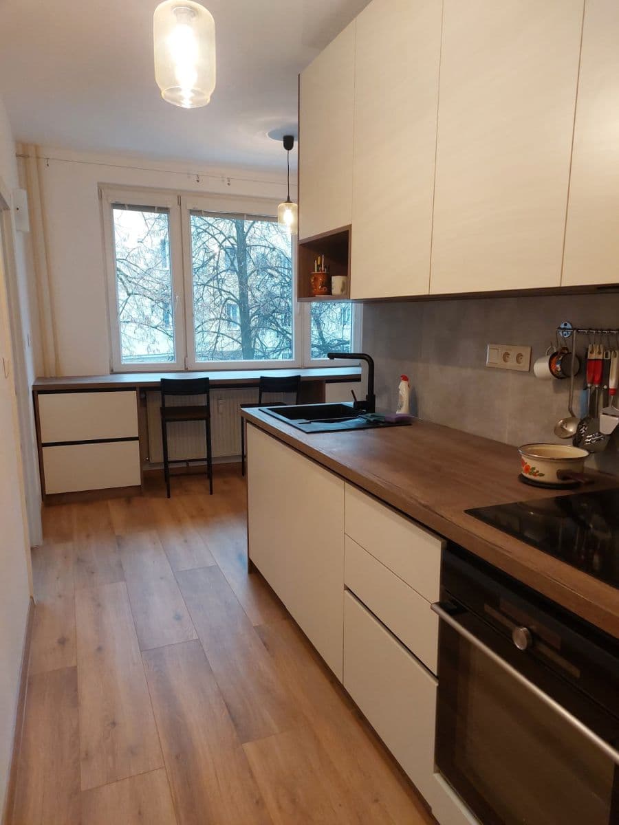 Prenájom bytu 3-izbový 75 m², Československej armády, Banská Bystrica, Banskobystrický kraj Prenájom bytu 3-izbový 75 m², Československej armády, Banská Bystrica, Banskobystrický kraj