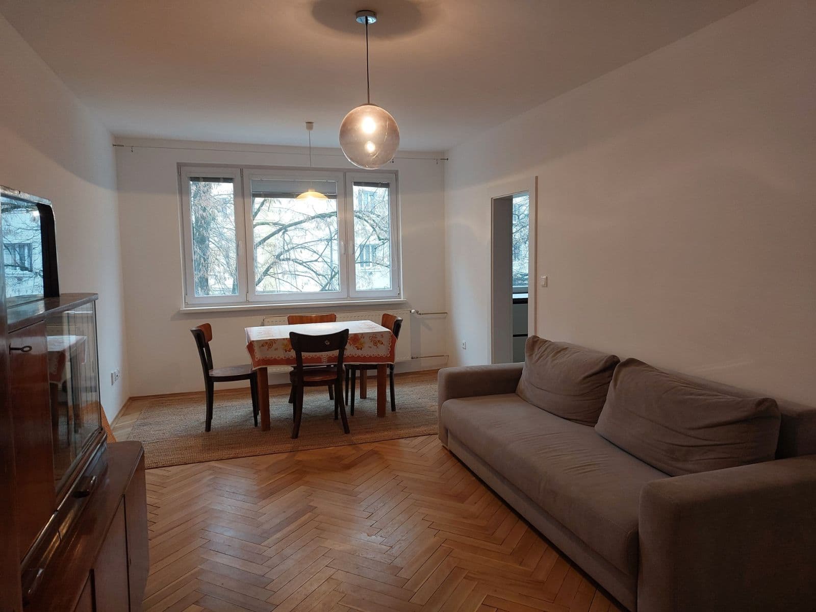 Prenájom bytu 3-izbový 75 m², Československej armády, Banská Bystrica, Banskobystrický kraj Prenájom bytu 3-izbový 75 m², Československej armády, Banská Bystrica, Banskobystrický kraj