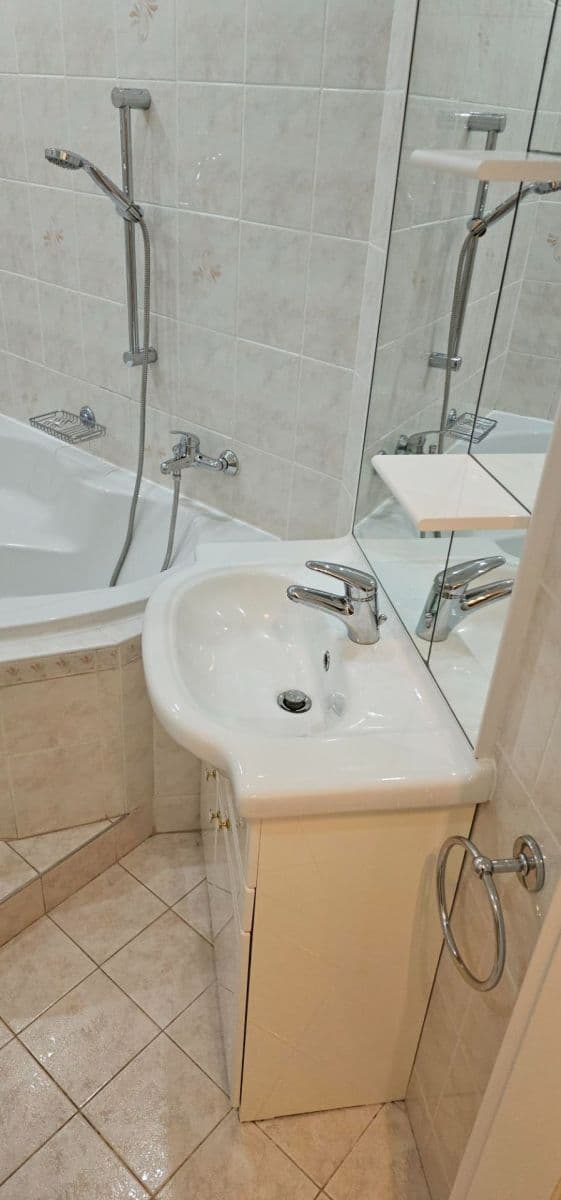 Predaj bytu 3-izbový 77 m², Ečerova, Brno, Jihomoravský kraj Predaj bytu 3-izbový 77 m², Ečerova, Brno, Jihomoravský kraj