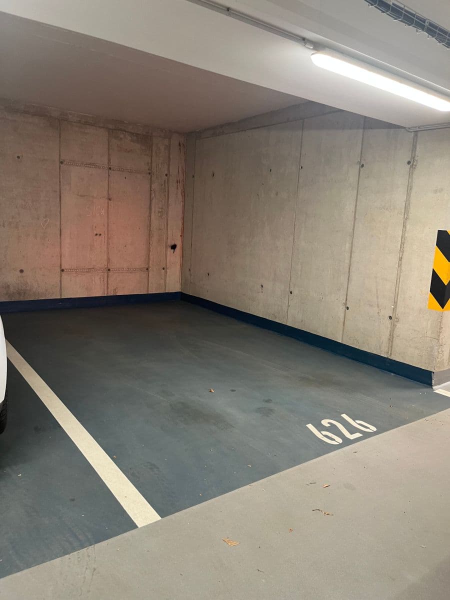 Prenájom garáže 16 m², U Hostavického potoka, Praha, Praha Prenájom garáže 16 m², U Hostavického potoka, Praha, Praha