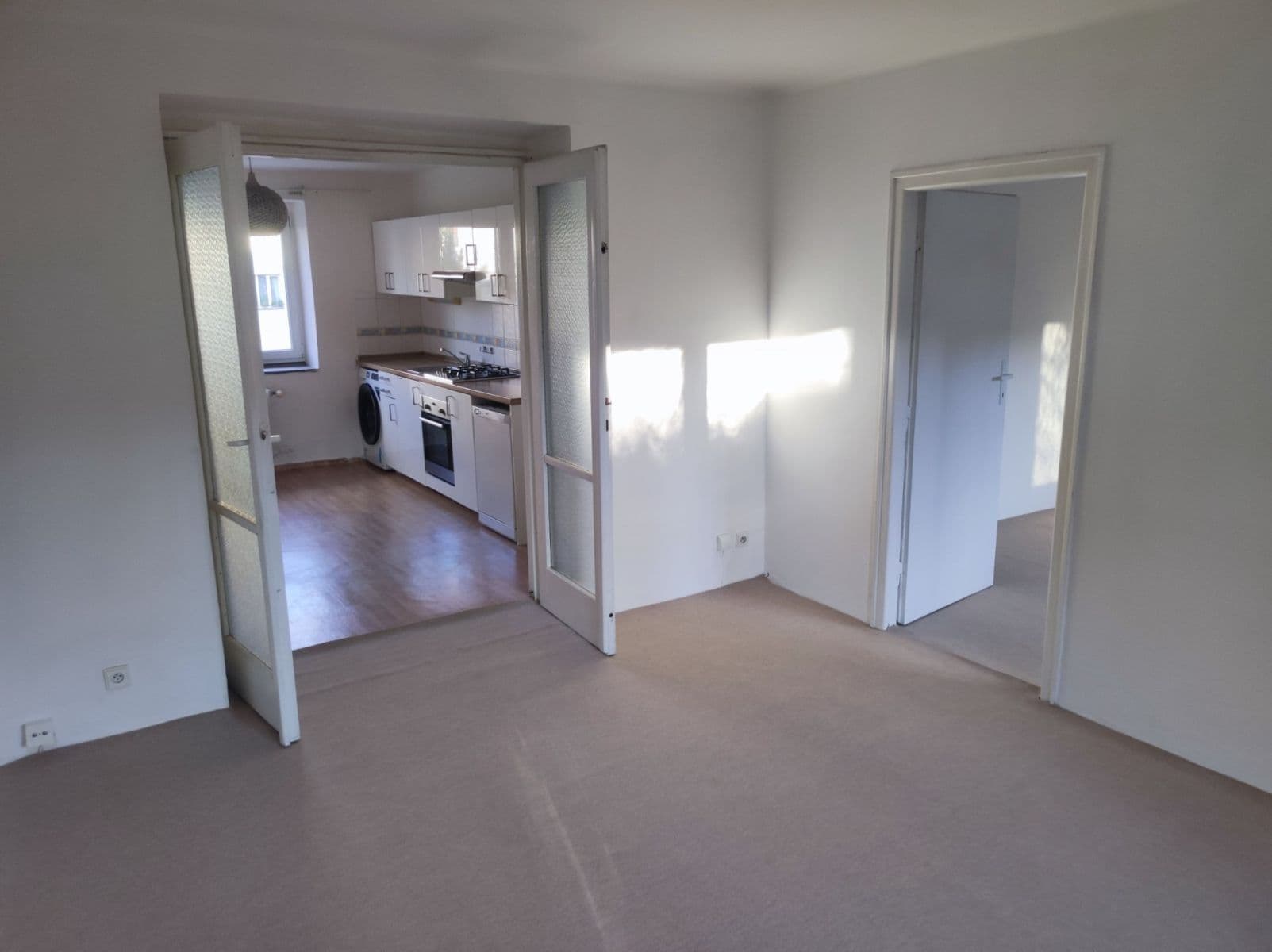 Prenájom bytu 2-izbový 50 m², Jeremenkova, Praha, Praha Prenájom bytu 2-izbový 50 m², Jeremenkova, Praha, Praha