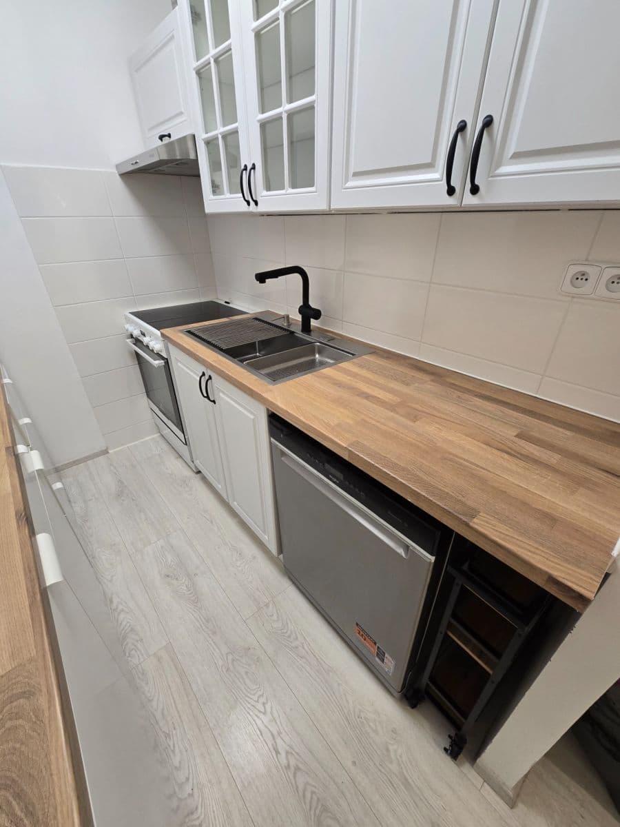 Prenájom bytu 2-izbový 45 m², Frýdlantská, Praha, Praha Prenájom bytu 2-izbový 45 m², Frýdlantská, Praha, Praha