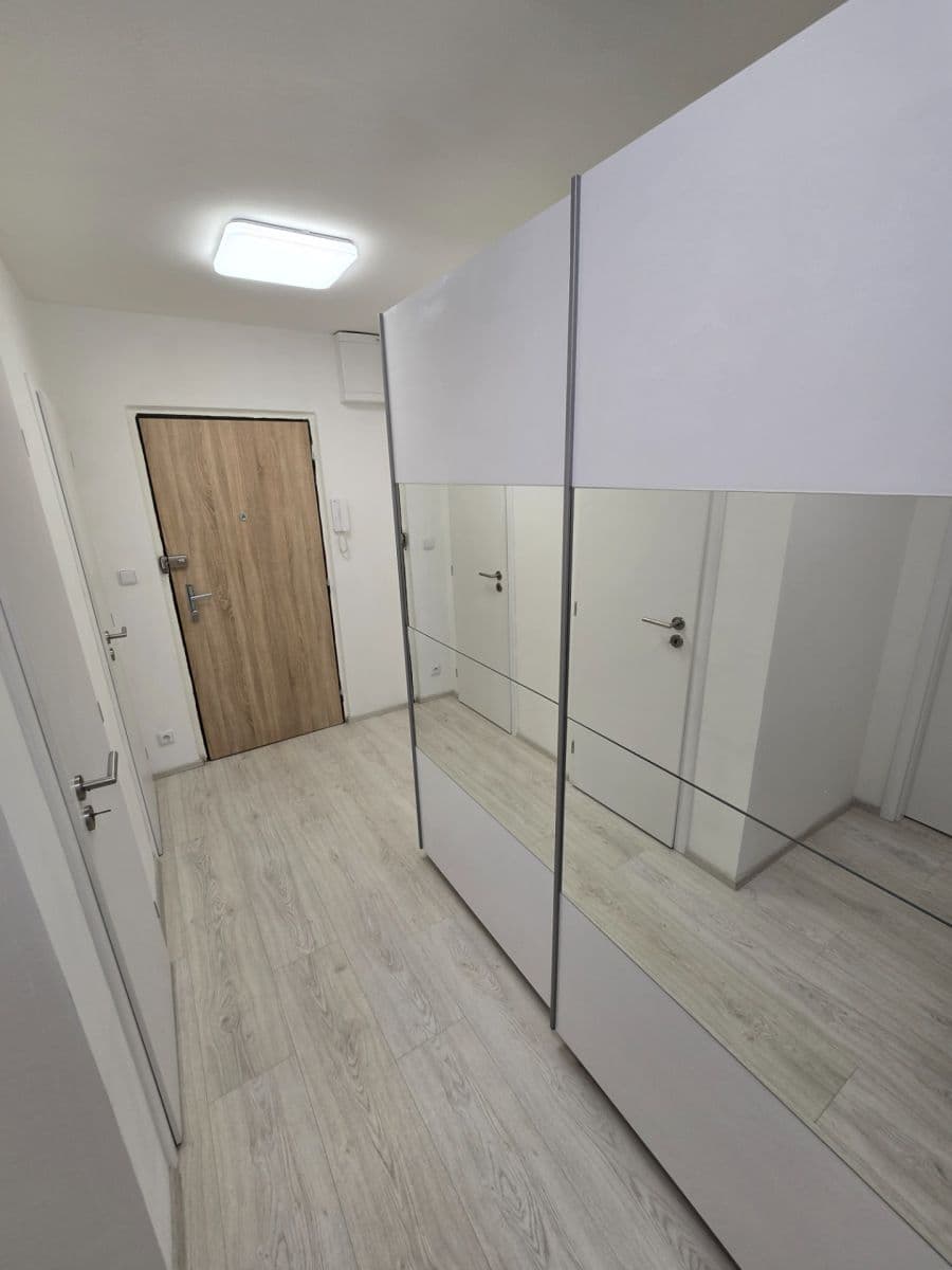 Prenájom bytu 2-izbový 45 m², Frýdlantská, Praha, Praha Prenájom bytu 2-izbový 45 m², Frýdlantská, Praha, Praha
