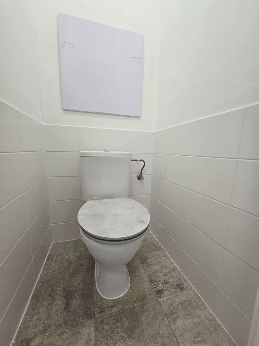 Prenájom bytu 2-izbový 45 m², Frýdlantská, Praha, Praha Prenájom bytu 2-izbový 45 m², Frýdlantská, Praha, Praha