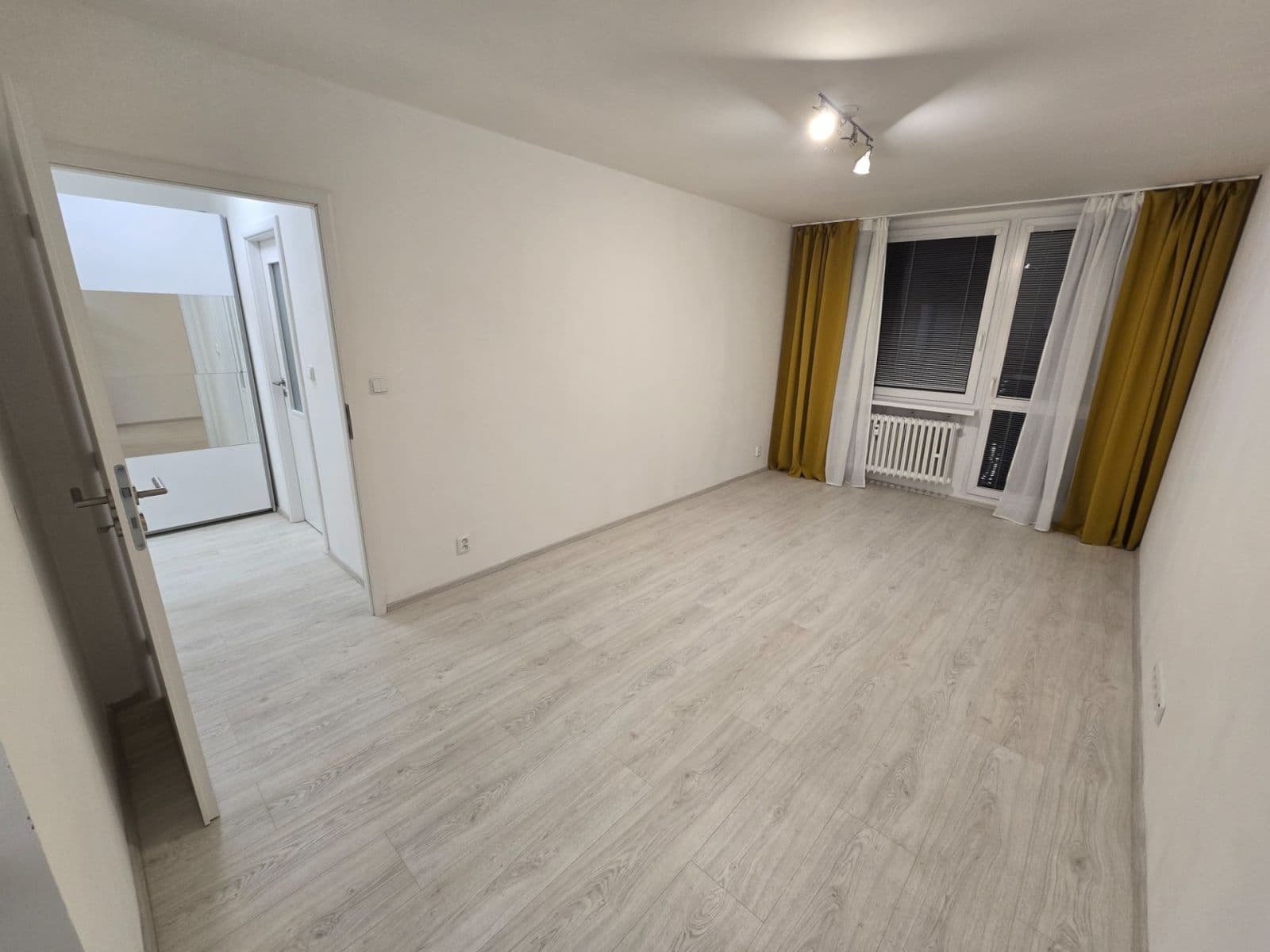 Prenájom bytu 2-izbový 45 m², Frýdlantská, Praha, Praha Prenájom bytu 2-izbový 45 m², Frýdlantská, Praha, Praha