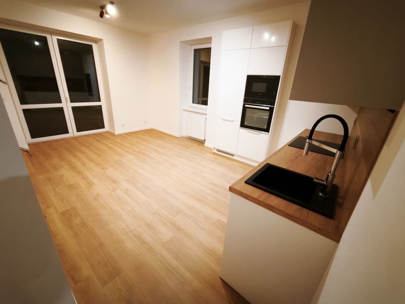 Prenájom bytu 3-izbový 61 m², Jižní, Jablonec nad Nisou, Liberecký kraj Prenájom bytu 3-izbový 61 m², Jižní, Jablonec nad Nisou, Liberecký kraj