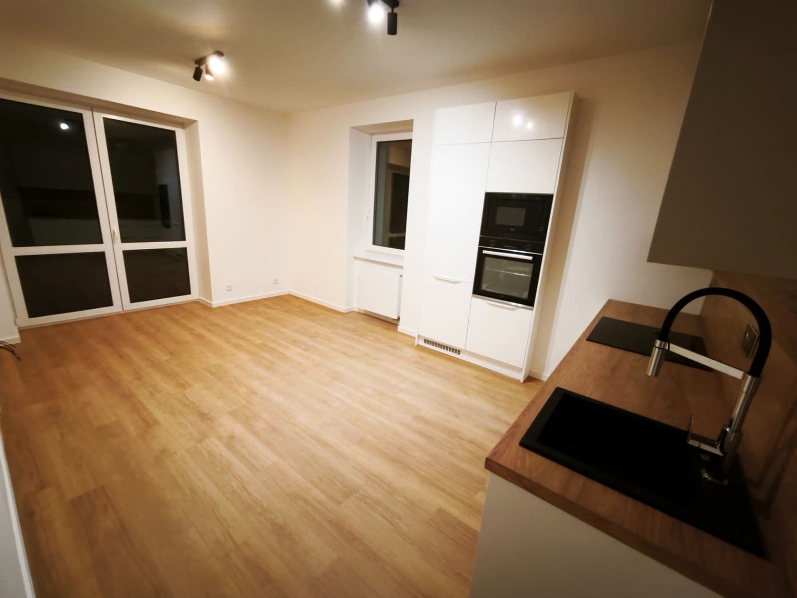 Prenájom bytu 3-izbový 61 m², Jižní, Jablonec nad Nisou, Liberecký kraj Prenájom bytu 3-izbový 61 m², Jižní, Jablonec nad Nisou, Liberecký kraj