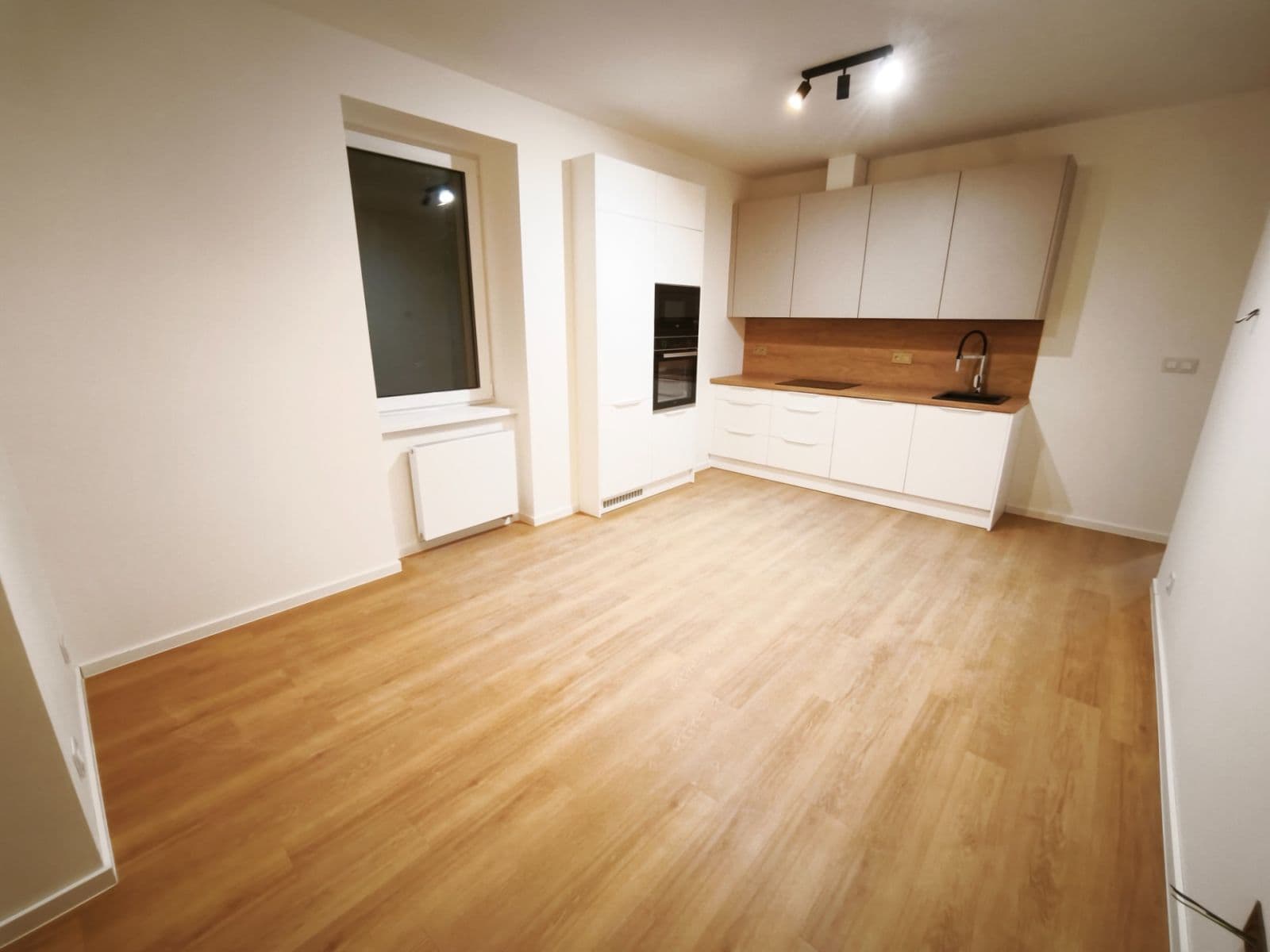 Prenájom bytu 3-izbový 61 m², Jižní, Jablonec nad Nisou, Liberecký kraj Prenájom bytu 3-izbový 61 m², Jižní, Jablonec nad Nisou, Liberecký kraj