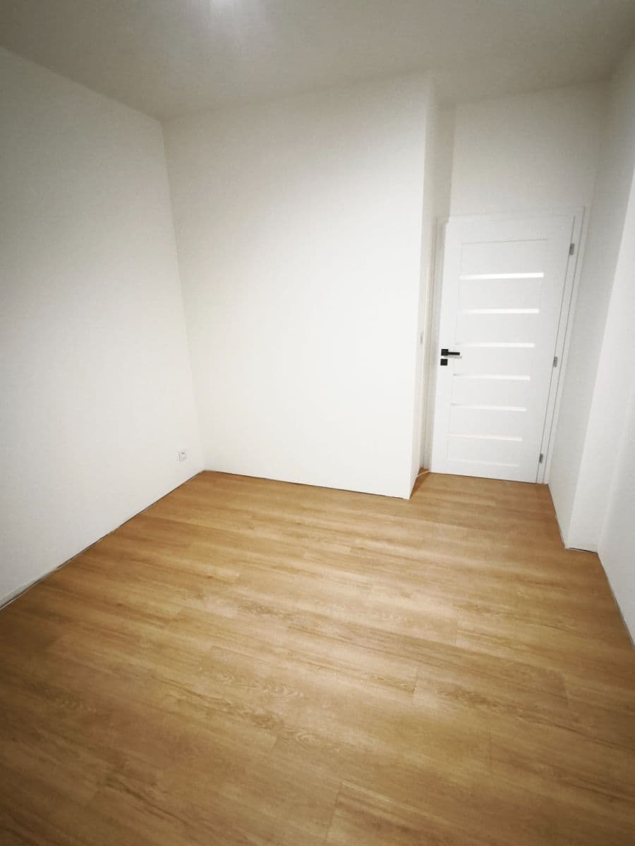 Prenájom bytu 3-izbový 61 m², Jižní, Jablonec nad Nisou, Liberecký kraj Prenájom bytu 3-izbový 61 m², Jižní, Jablonec nad Nisou, Liberecký kraj