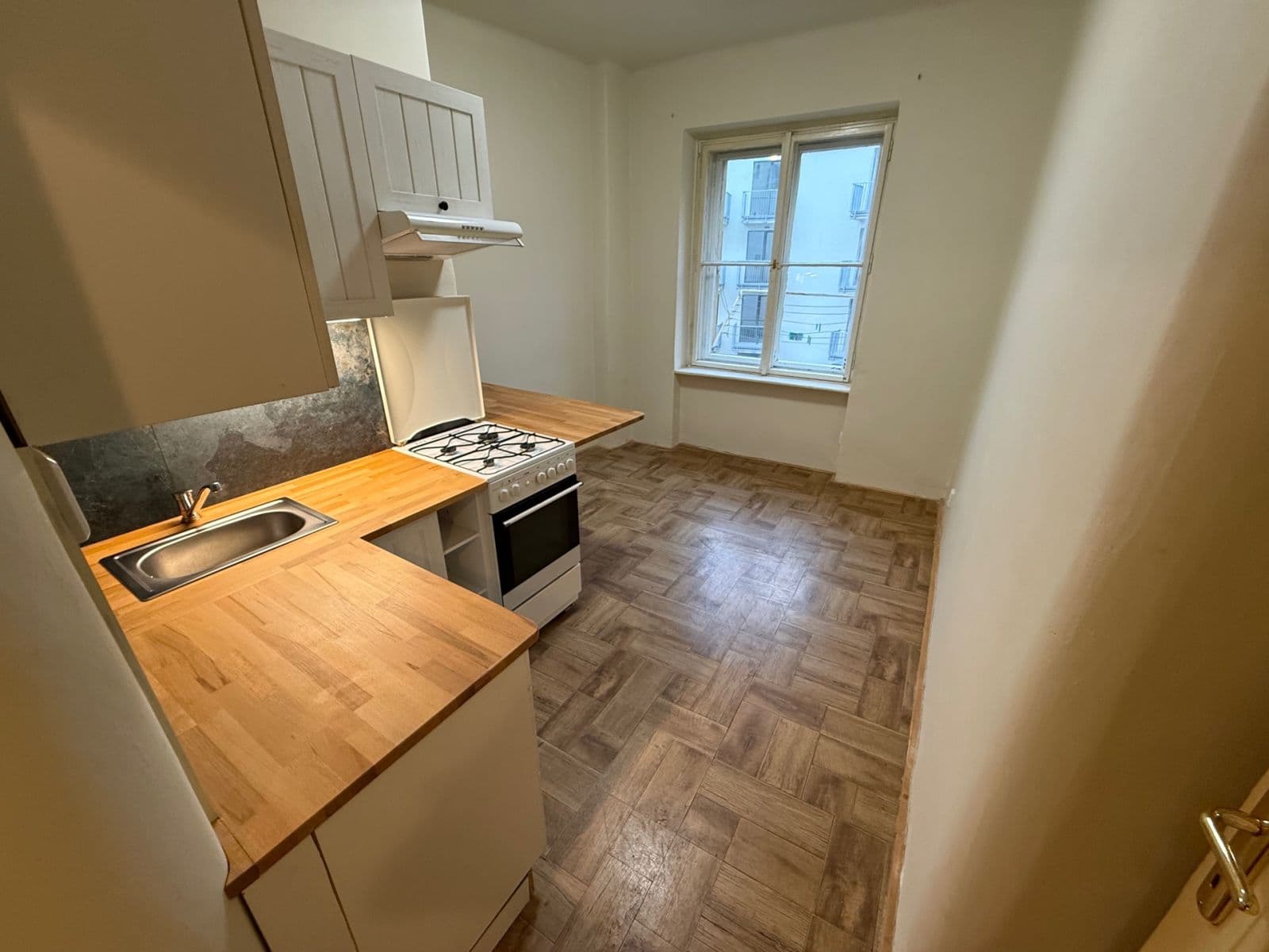 Prenájom bytu 1-izbový 39 m², Francouzská, Praha, Praha Prenájom bytu 1-izbový 39 m², Francouzská, Praha, Praha