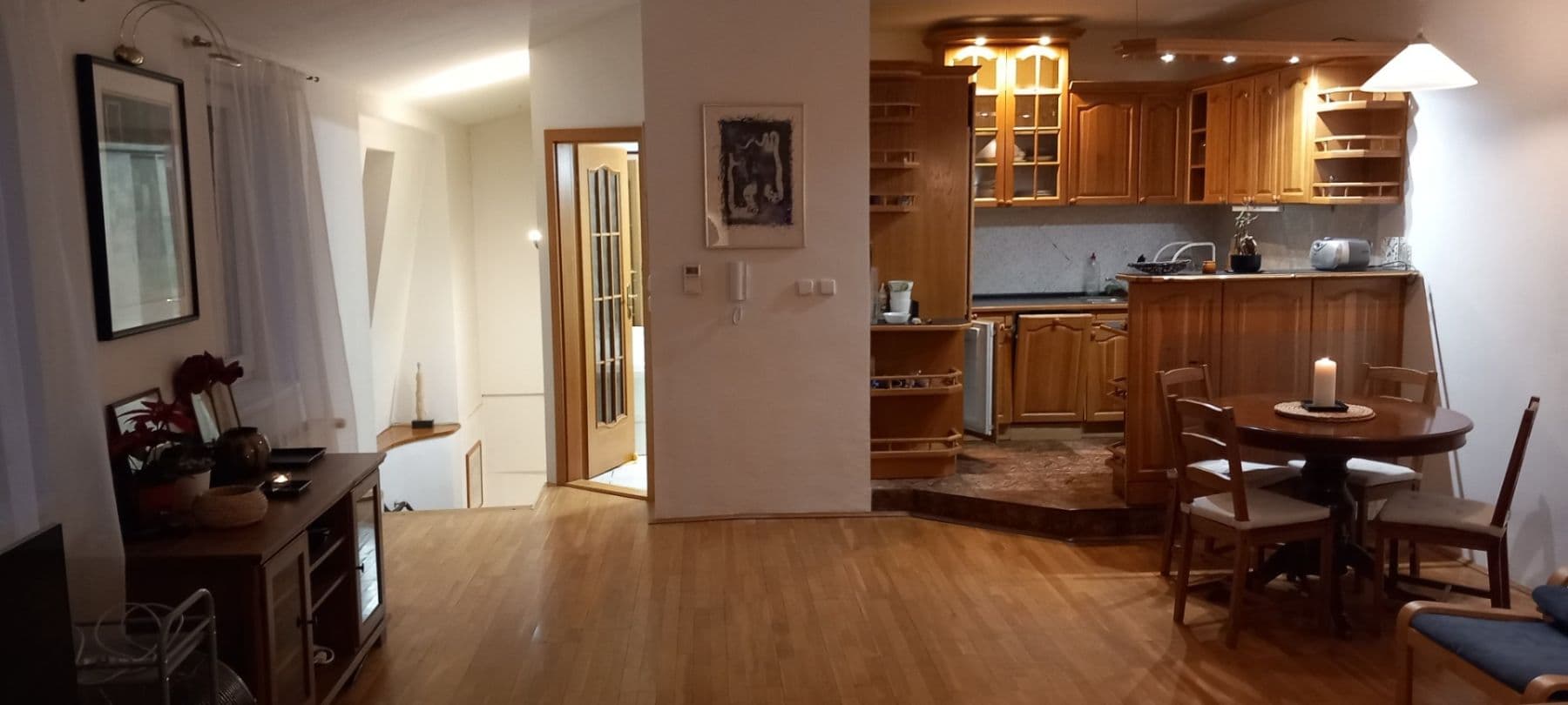 Prenájom bytu 2-izbový 54 m², Medená, Bratislava - mestská časť Staré Mesto, Bratislavský kraj Prenájom bytu 2-izbový 54 m², Medená, Bratislava - mestská časť Staré Mesto, Bratislavský kraj