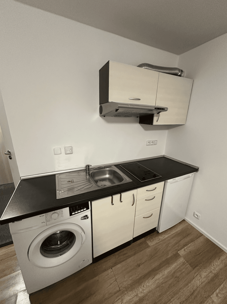 Prenájom bytu 1-izbový 20 m², Hřebenová, Praha, Praha Prenájom bytu 1-izbový 20 m², Hřebenová, Praha, Praha