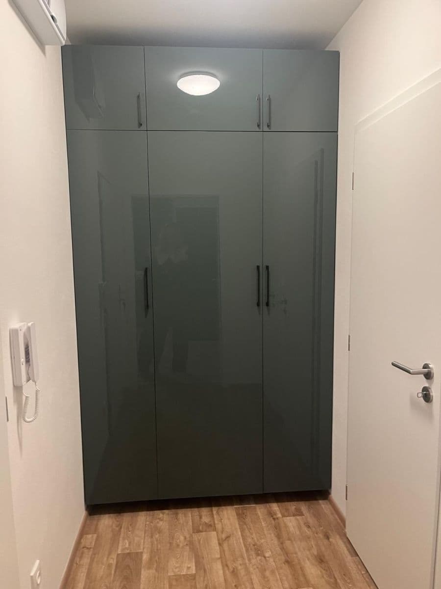 Prenájom bytu 1-izbový 37 m², Nehvizdy, Středočeský kraj Prenájom bytu 1-izbový 37 m², Nehvizdy, Středočeský kraj