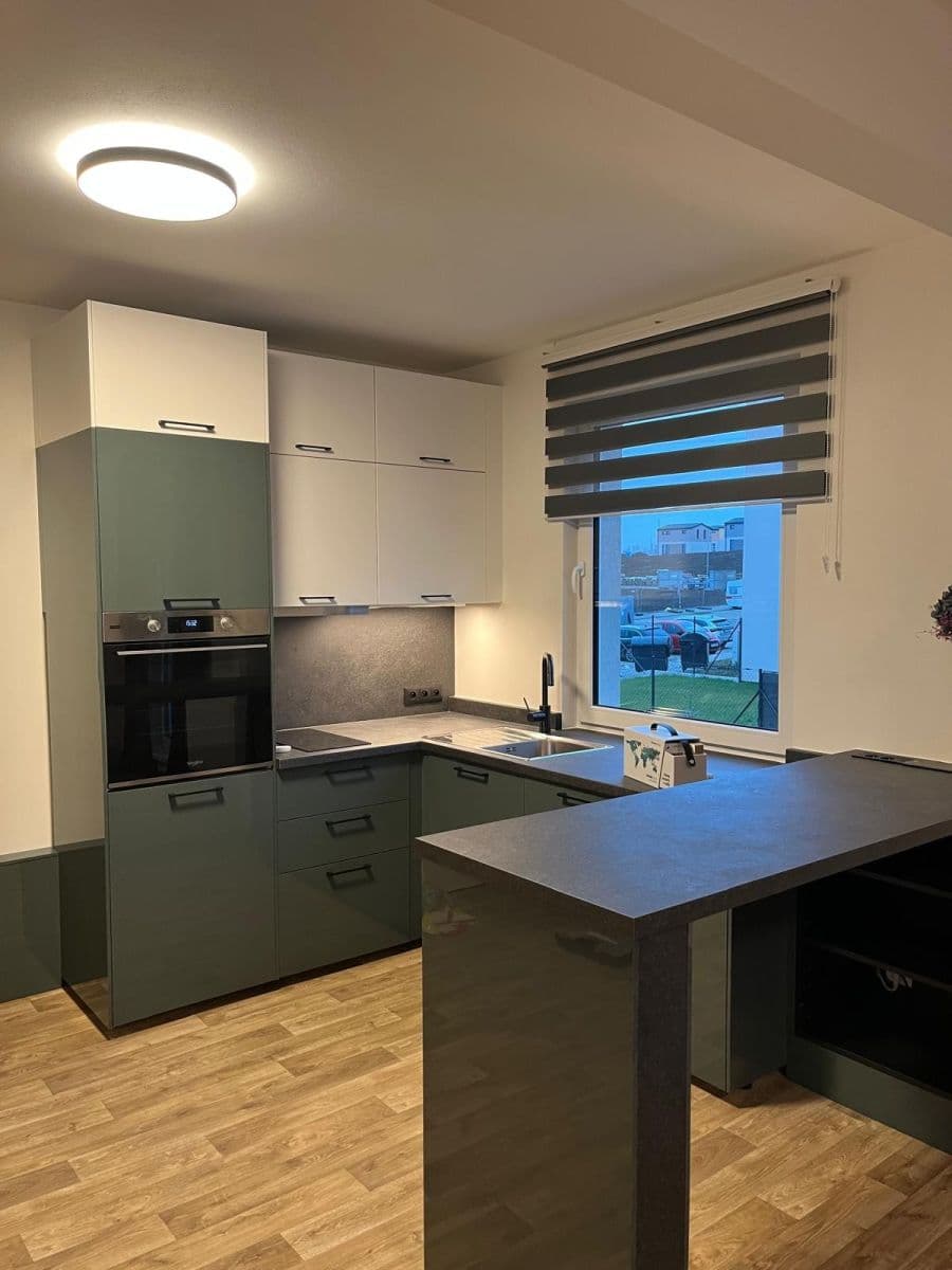 Prenájom bytu 1-izbový 37 m², Nehvizdy, Středočeský kraj Prenájom bytu 1-izbový 37 m², Nehvizdy, Středočeský kraj