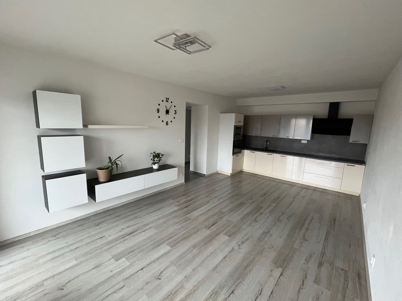 Prenájom bytu 2-izbový 55 m², Papírnická, Plzeň, Plzeňský kraj Prenájom bytu 2-izbový 55 m², Papírnická, Plzeň, Plzeňský kraj