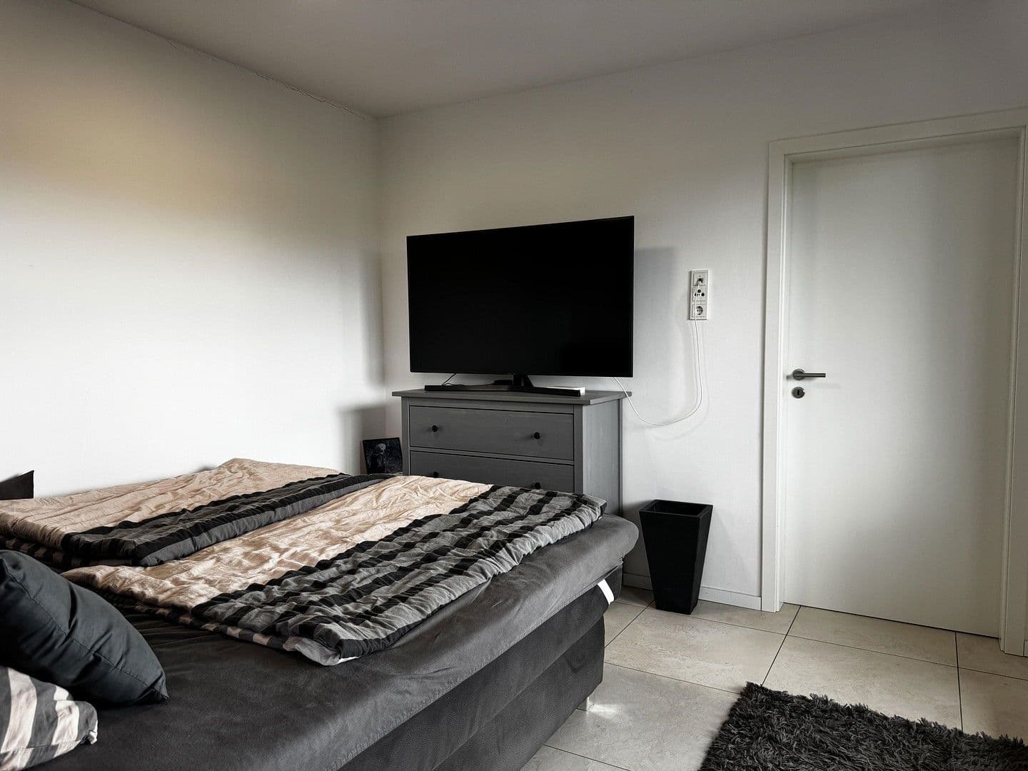 Prenájom bytu 4-izbový 120 m², Göttinger Landstrasse 75a, Hemmingen, Dolné Sasko Prenájom bytu 4-izbový 120 m², Göttinger Landstrasse 75a, Hemmingen, Dolné Sasko