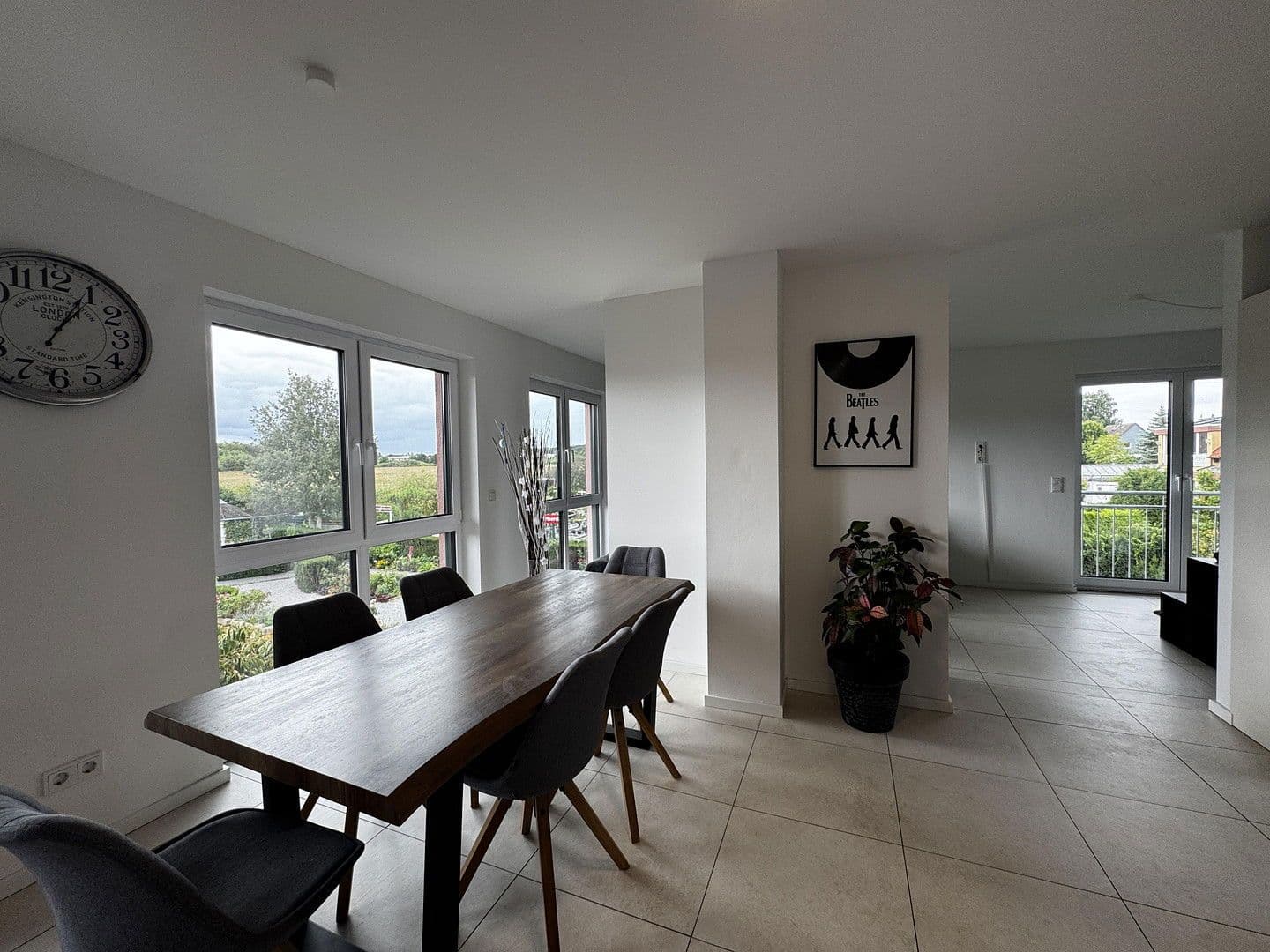 Prenájom bytu 4-izbový 120 m², Göttinger Landstrasse 75a, Hemmingen, Dolné Sasko Prenájom bytu 4-izbový 120 m², Göttinger Landstrasse 75a, Hemmingen, Dolné Sasko