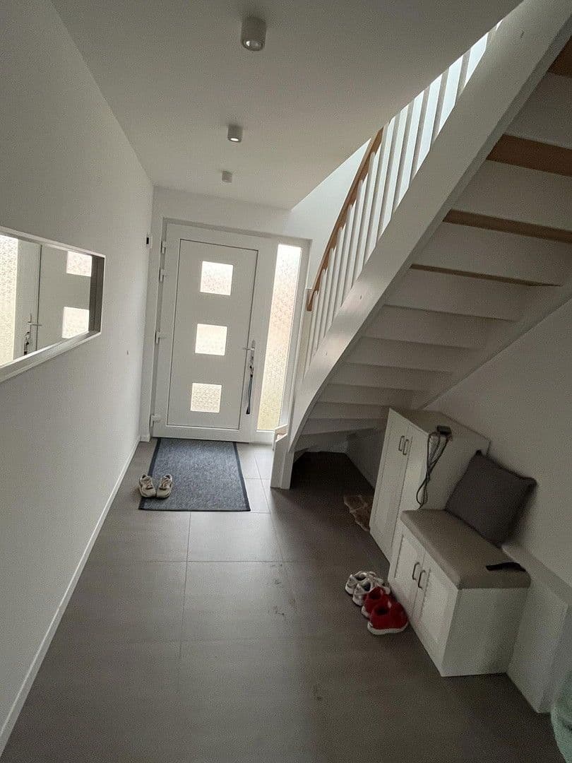 Prenájom domu 146 m², pozemek 750 m², Lübeck, Šlezvicko-Holštajnsko Prenájom domu 146 m², pozemek 750 m², Lübeck, Šlezvicko-Holštajnsko