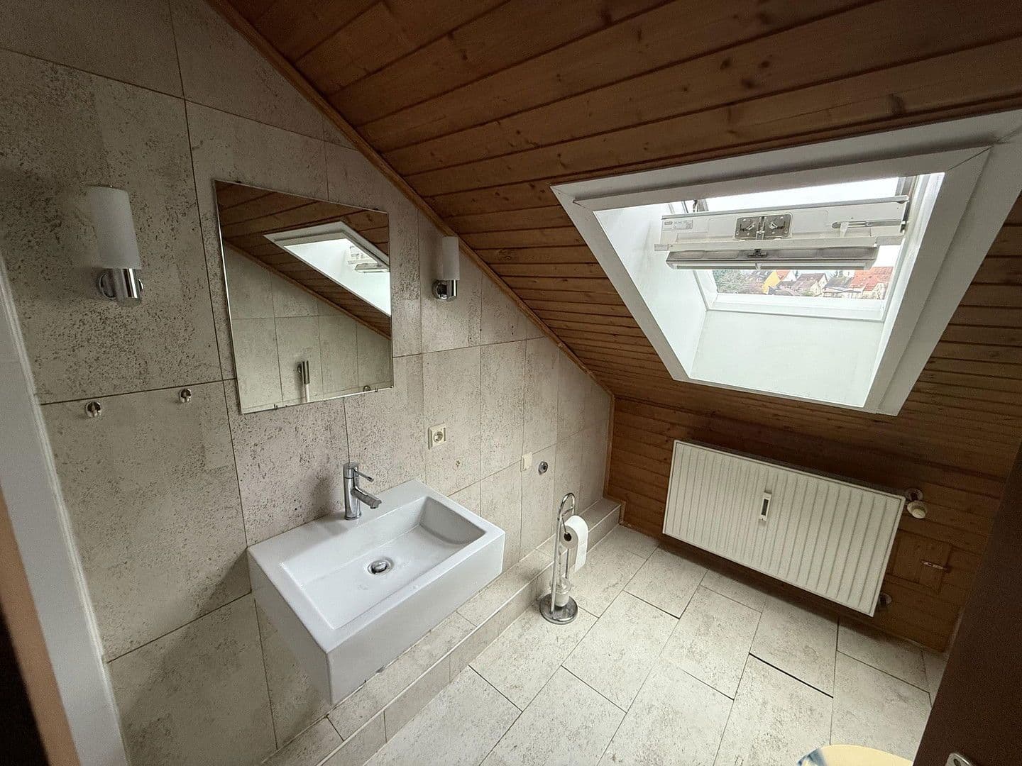 Prenájom bytu 3-izbový 47 m², Am Kronenburger Hof 15, Dossenheim, Bádensko-Wurttembersko Prenájom bytu 3-izbový 47 m², Am Kronenburger Hof 15, Dossenheim, Bádensko-Wurttembersko