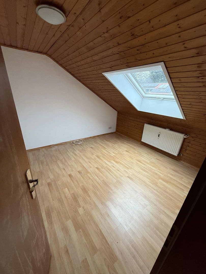 Prenájom bytu 3-izbový 47 m², Am Kronenburger Hof 15, Dossenheim, Bádensko-Wurttembersko Prenájom bytu 3-izbový 47 m², Am Kronenburger Hof 15, Dossenheim, Bádensko-Wurttembersko