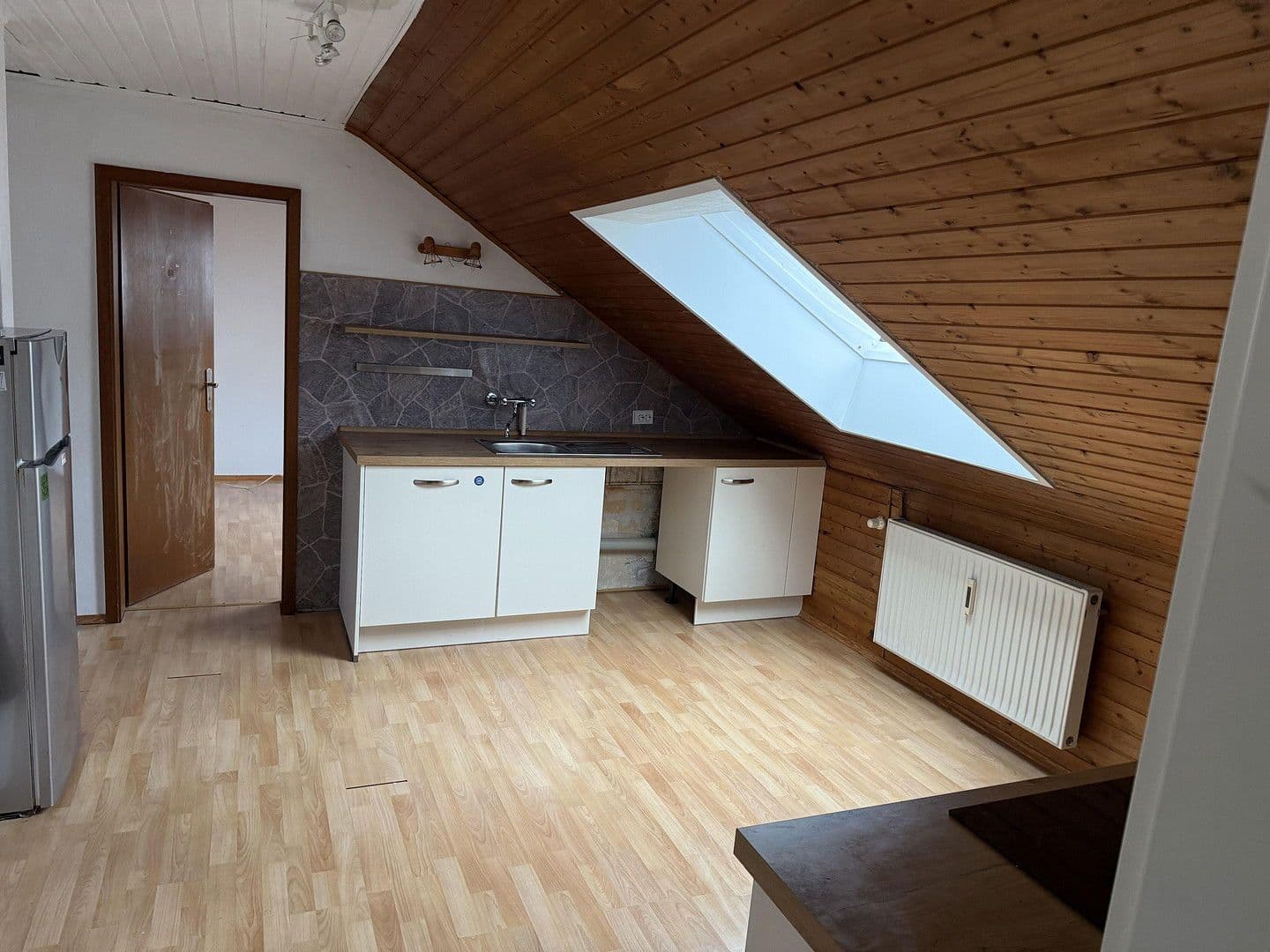 Prenájom bytu 3-izbový 47 m², Am Kronenburger Hof 15, Dossenheim, Bádensko-Wurttembersko Prenájom bytu 3-izbový 47 m², Am Kronenburger Hof 15, Dossenheim, Bádensko-Wurttembersko