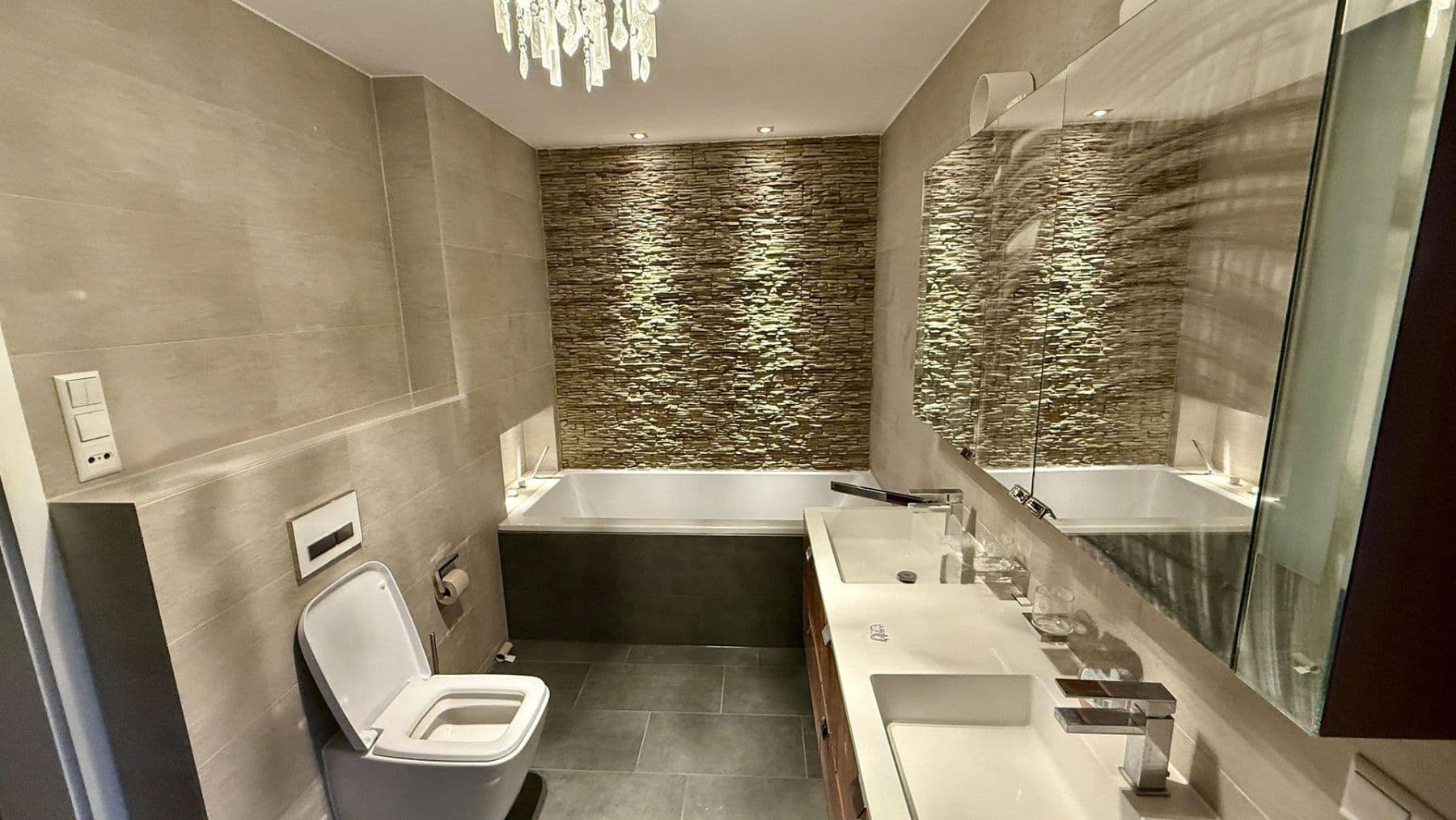 Predaj domu 240 m², pozemek 2.840 m², Sigmaringen, Bádensko-Wurttembersko Predaj domu 240 m², pozemek 2.840 m², Sigmaringen, Bádensko-Wurttembersko