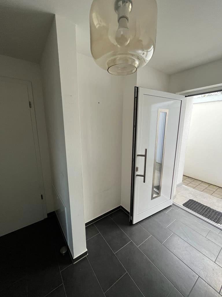 Prenájom domu 149 m², pozemek 220 m², Vogelbeergweg 4, Ehningen, Bádensko-Wurttembersko Prenájom domu 149 m², pozemek 220 m², Vogelbeergweg 4, Ehningen, Bádensko-Wurttembersko