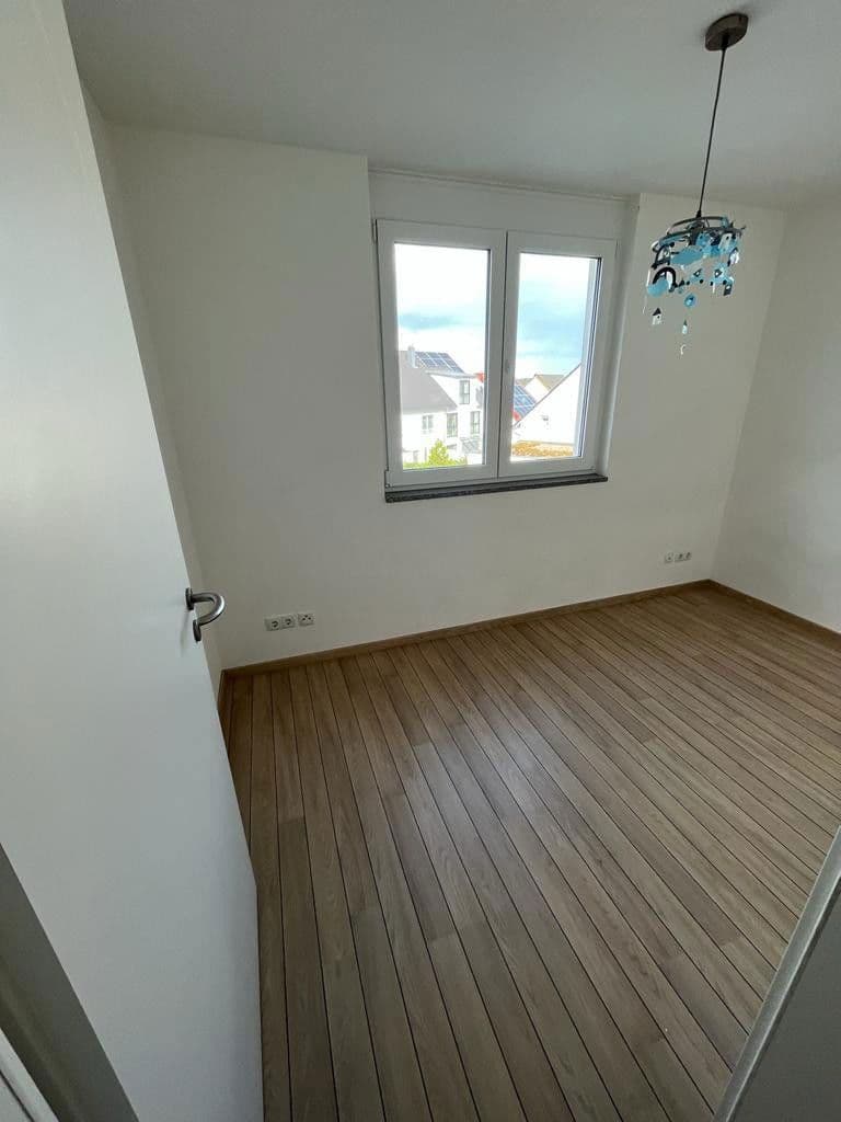 Prenájom domu 149 m², pozemek 220 m², Vogelbeergweg 4, Ehningen, Bádensko-Wurttembersko Prenájom domu 149 m², pozemek 220 m², Vogelbeergweg 4, Ehningen, Bádensko-Wurttembersko