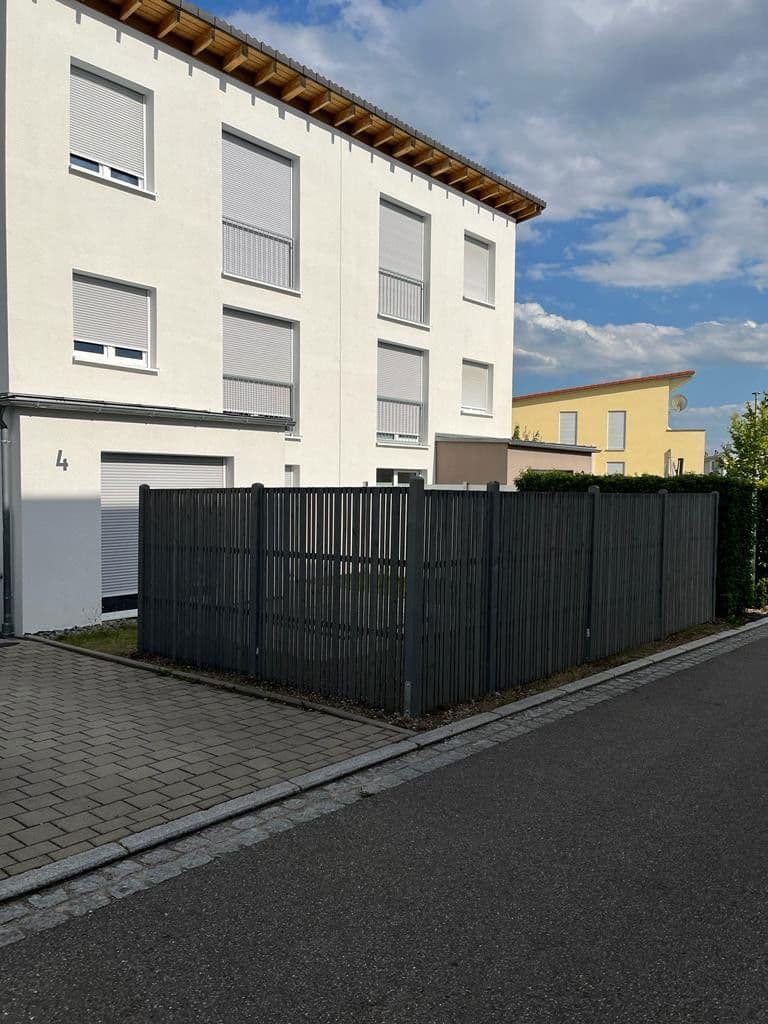 Prenájom domu 149 m², pozemek 220 m², Vogelbeergweg 4, Ehningen, Bádensko-Wurttembersko Prenájom domu 149 m², pozemek 220 m², Vogelbeergweg 4, Ehningen, Bádensko-Wurttembersko
