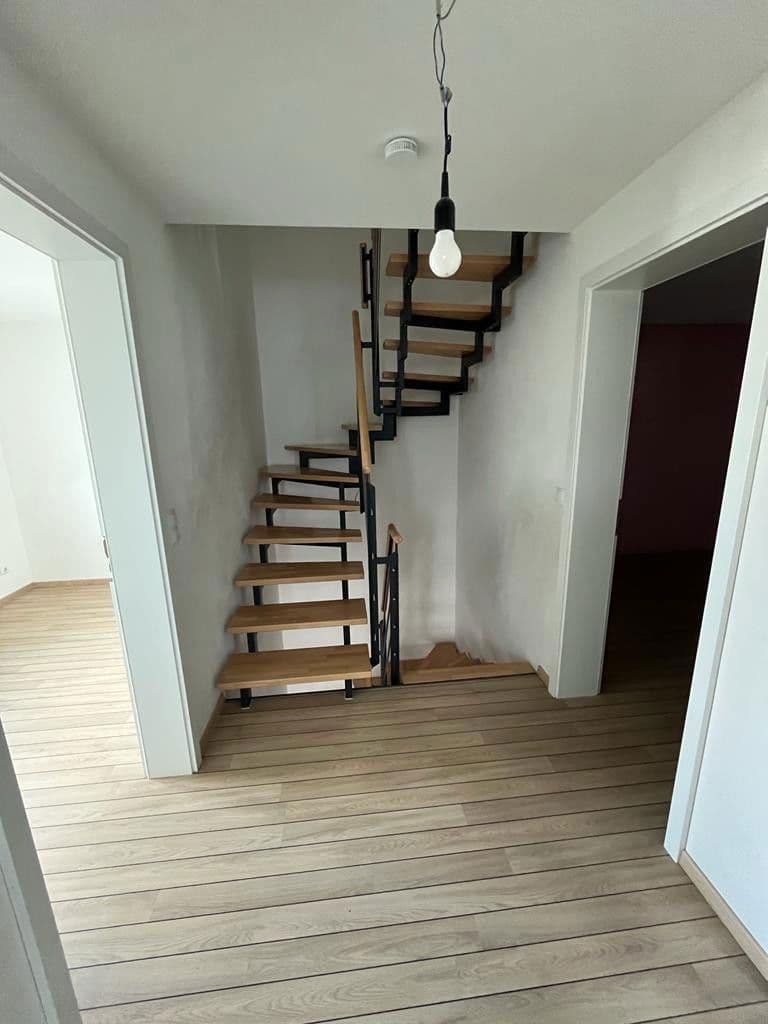 Prenájom domu 149 m², pozemek 220 m², Vogelbeergweg 4, Ehningen, Bádensko-Wurttembersko Prenájom domu 149 m², pozemek 220 m², Vogelbeergweg 4, Ehningen, Bádensko-Wurttembersko