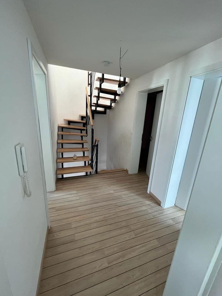 Prenájom domu 149 m², pozemek 220 m², Vogelbeergweg 4, Ehningen, Bádensko-Wurttembersko Prenájom domu 149 m², pozemek 220 m², Vogelbeergweg 4, Ehningen, Bádensko-Wurttembersko
