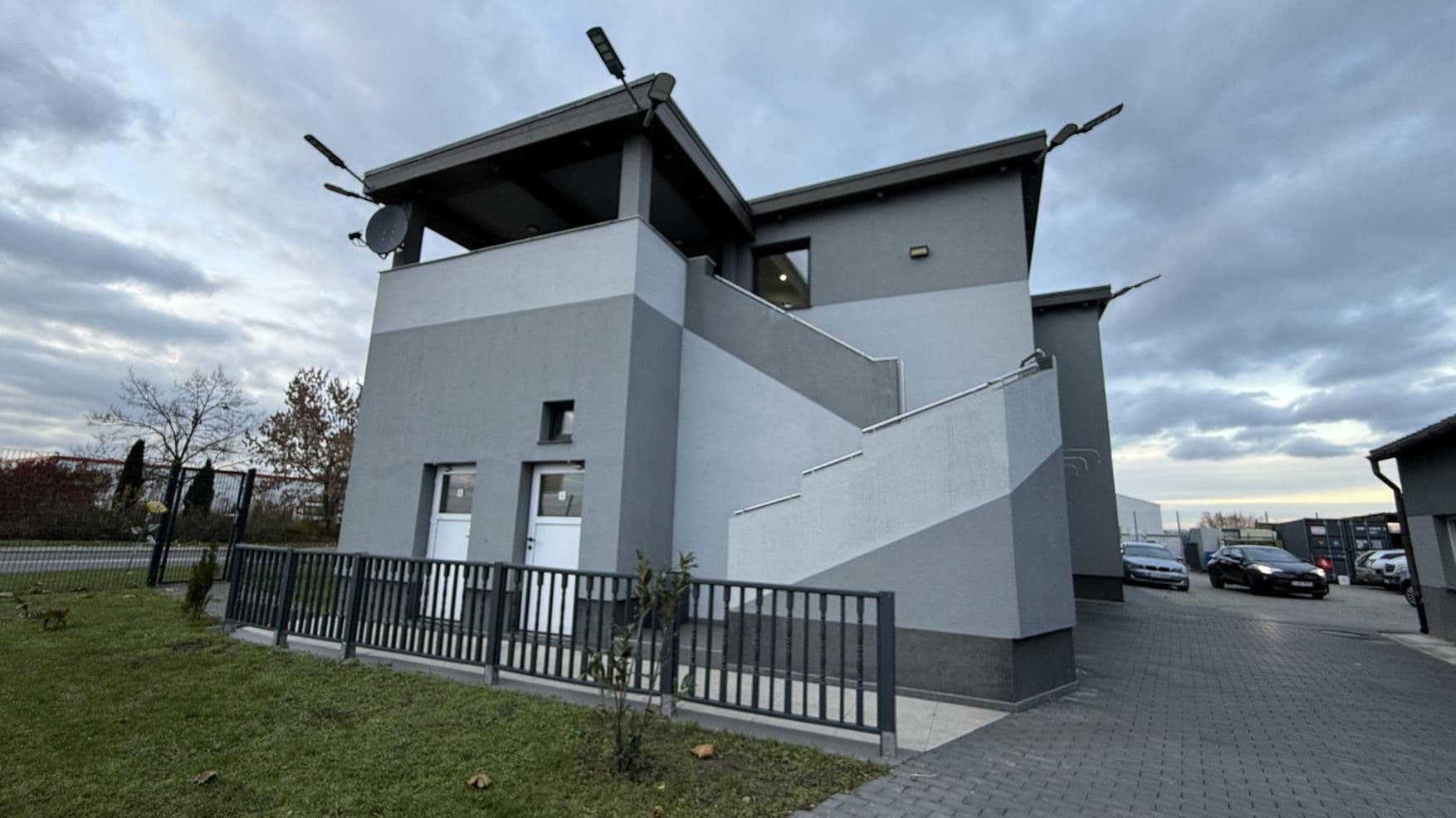 Predaj nebytového priestoru 1.582 m², Hilchenbacherstrasse 15, Krostitz, Sasko Predaj nebytového priestoru 1.582 m², Hilchenbacherstrasse 15, Krostitz, Sasko