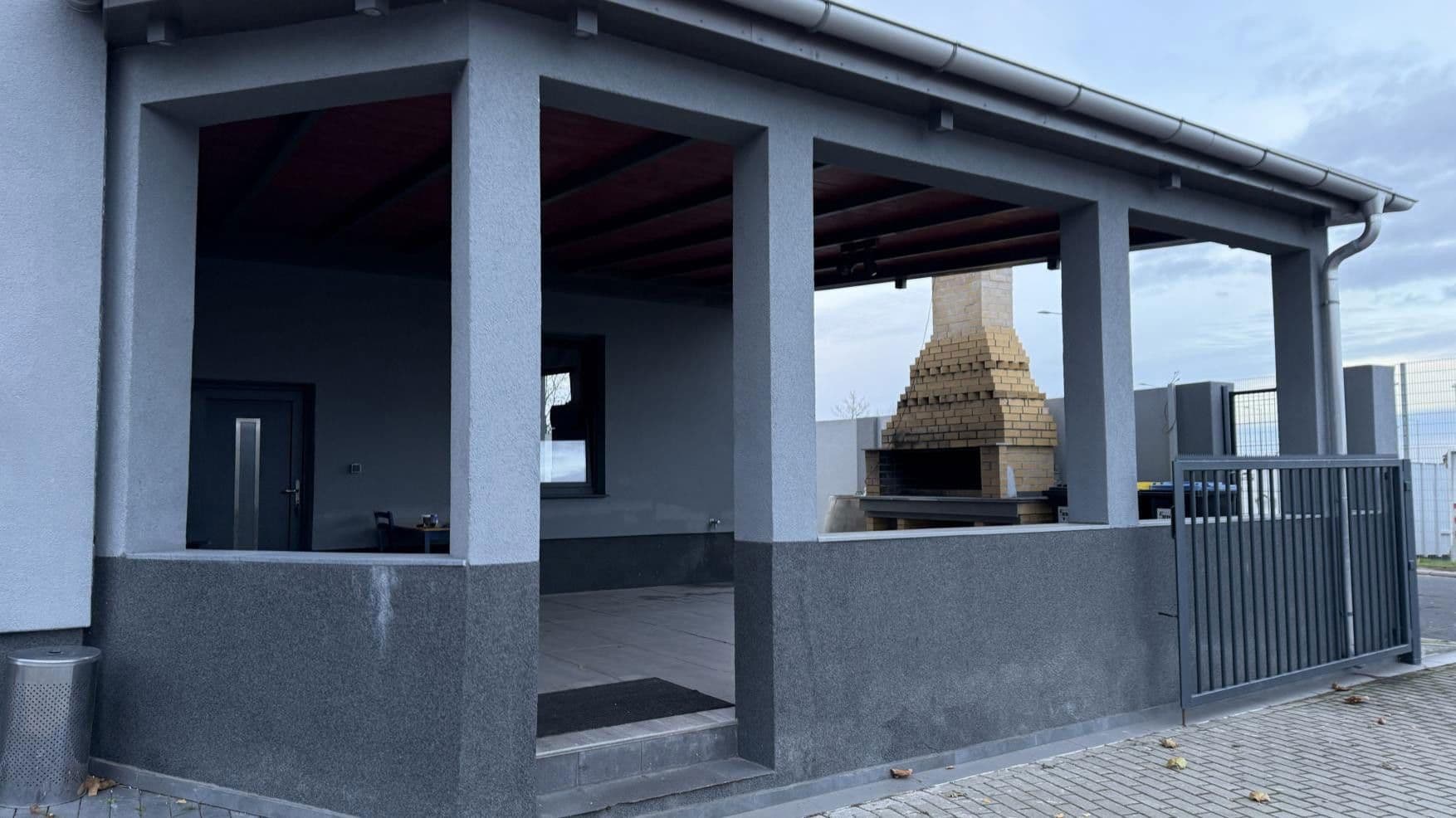 Predaj nebytového priestoru 1.582 m², Hilchenbacherstrasse 15, Krostitz, Sasko Predaj nebytového priestoru 1.582 m², Hilchenbacherstrasse 15, Krostitz, Sasko