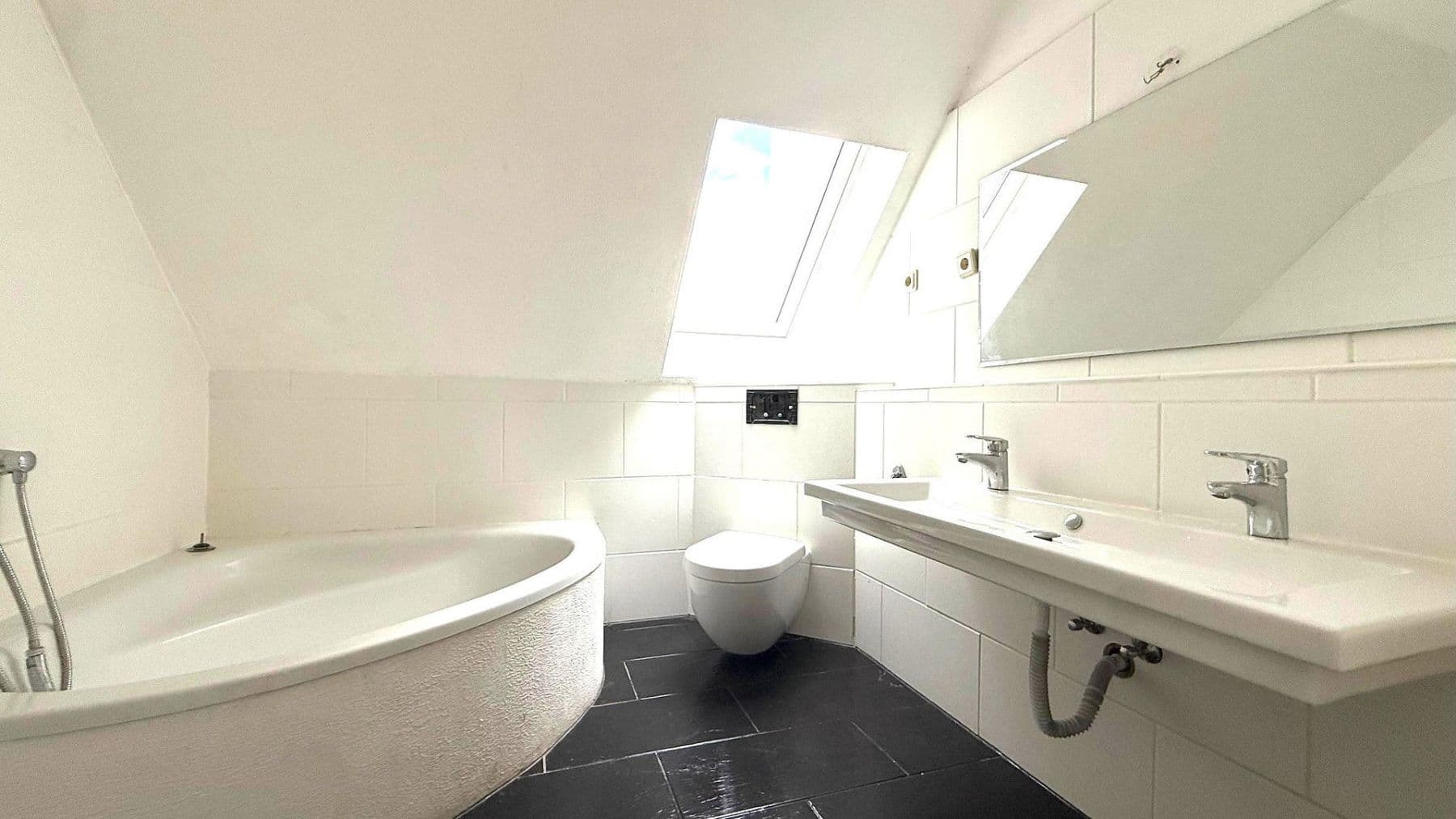 Predaj domu 220 m², pozemek 421 m², Im grünen Winkel 2, Landau, Porýnie-Falcko Predaj domu 220 m², pozemek 421 m², Im grünen Winkel 2, Landau, Porýnie-Falcko