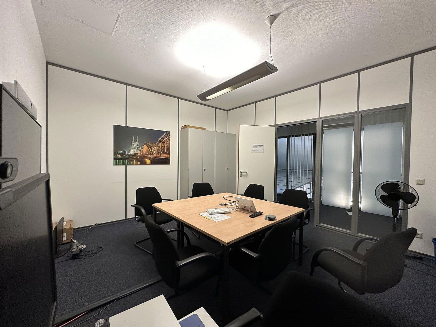 Prenájom kancelárie 500 m², Graf-Zeppelin-Str 8, Köln, Severné Porýnie - Westfálsko Prenájom kancelárie 500 m², Graf-Zeppelin-Str 8, Köln, Severné Porýnie - Westfálsko