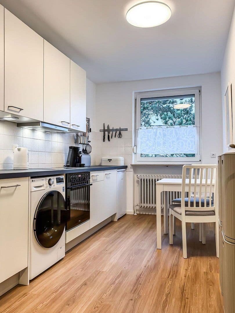 Prenájom bytu 34 m², Steinforststr. 38, Erlangen, Bavorsko Prenájom bytu 34 m², Steinforststr. 38, Erlangen, Bavorsko