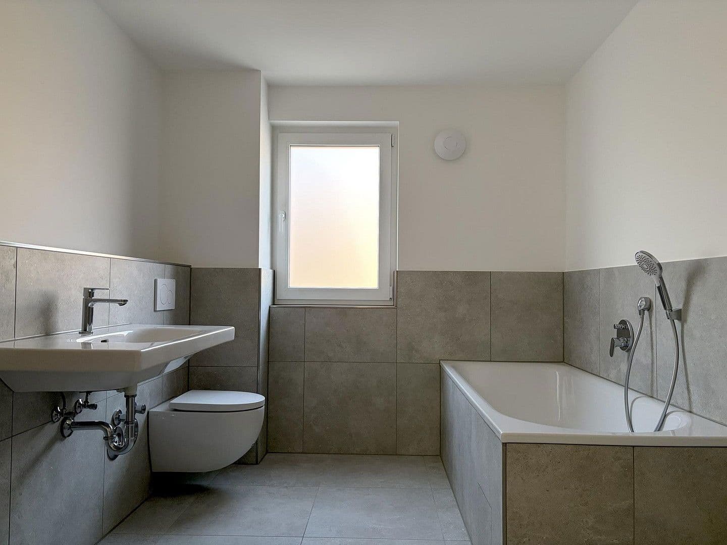 Prenájom bytu 3-izbový 70 m², Mauerbergstr. 83, Baden-Baden, Bádensko-Wurttembersko Prenájom bytu 3-izbový 70 m², Mauerbergstr. 83, Baden-Baden, Bádensko-Wurttembersko