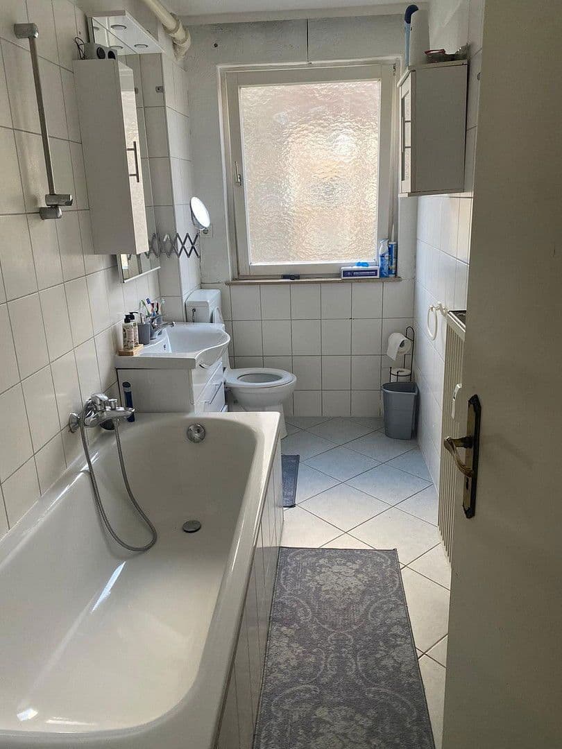 Prenájom bytu 3-izbový 72 m², Schwarzerlenweg 60, Frankfurt, Hesensko Prenájom bytu 3-izbový 72 m², Schwarzerlenweg 60, Frankfurt, Hesensko